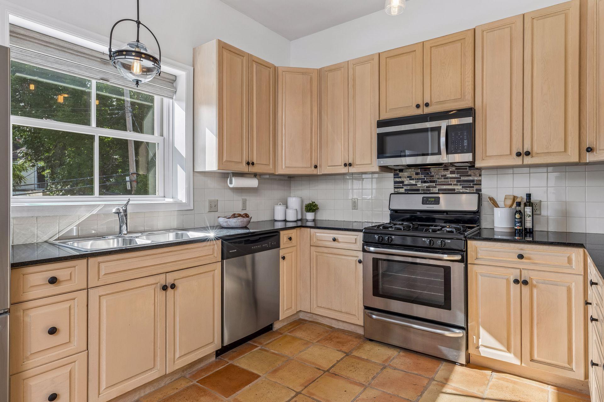 View of Residential at 3524 Hennepin Avenue #4, Minneapolis MN 55408, Minneapolis (15 of 50) - Mike Wilen | Minnesota Team Real Estate