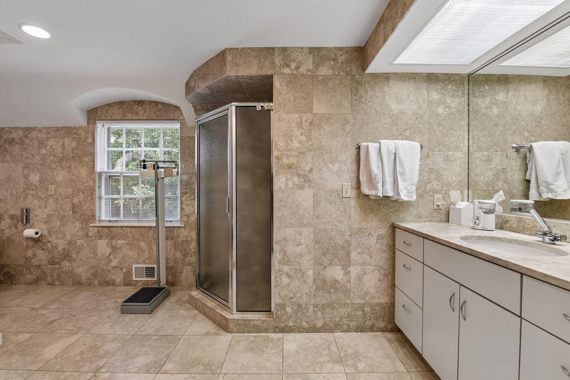 View of Residential at 830 Edgemoor Drive, Hopkins MN 55305, Hopkins (25 of 45) - Mike Wilen | Minnesota Team Real Estate