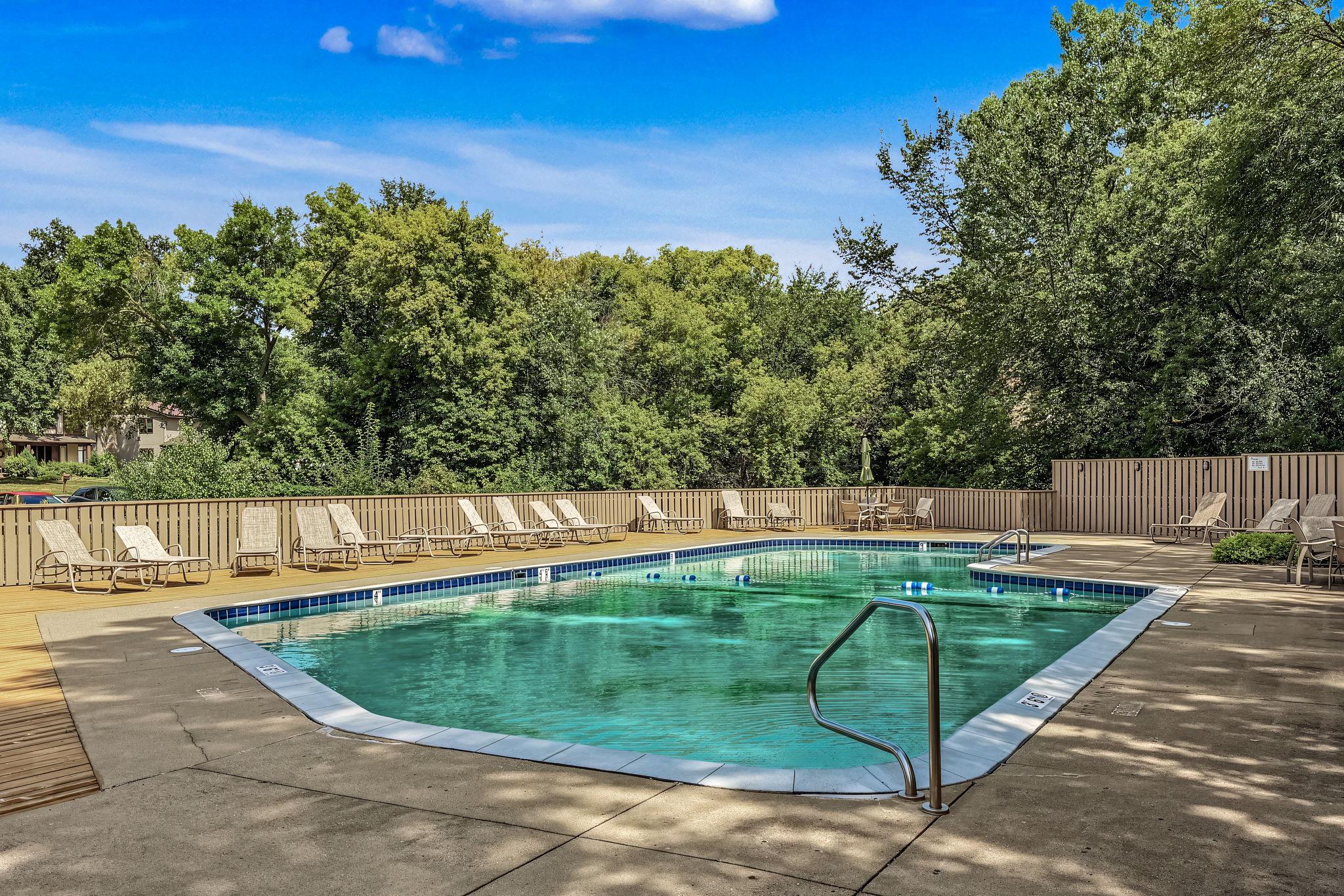 View of Residential at 10275 Scarborough Road, Bloomington MN 55437, Bloomington (36 of 38) - Mike Wilen | Minnesota Team Real Estate