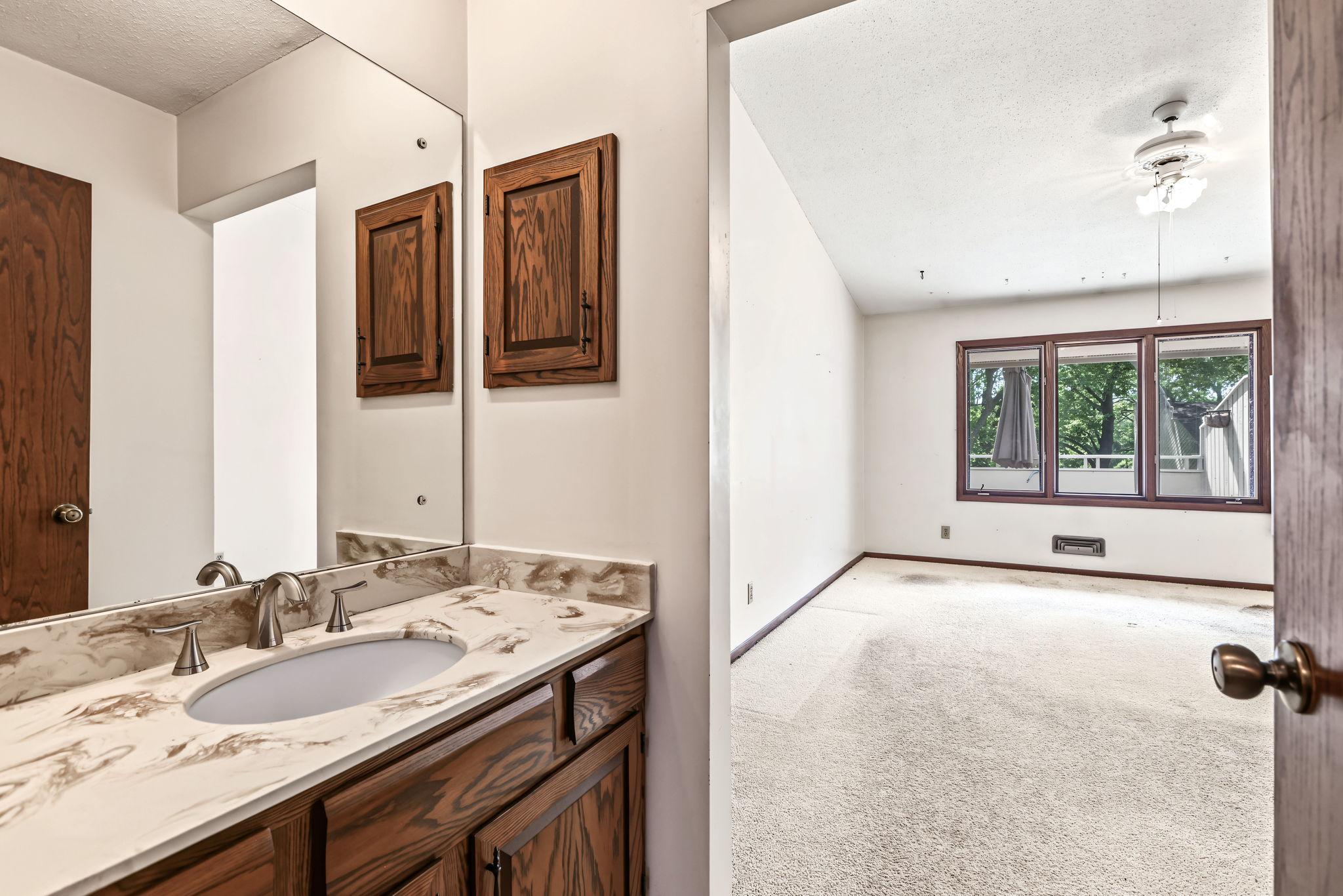 View of Residential at 10275 Scarborough Road, Bloomington MN 55437, Bloomington (18 of 38) - Mike Wilen | Minnesota Team Real Estate