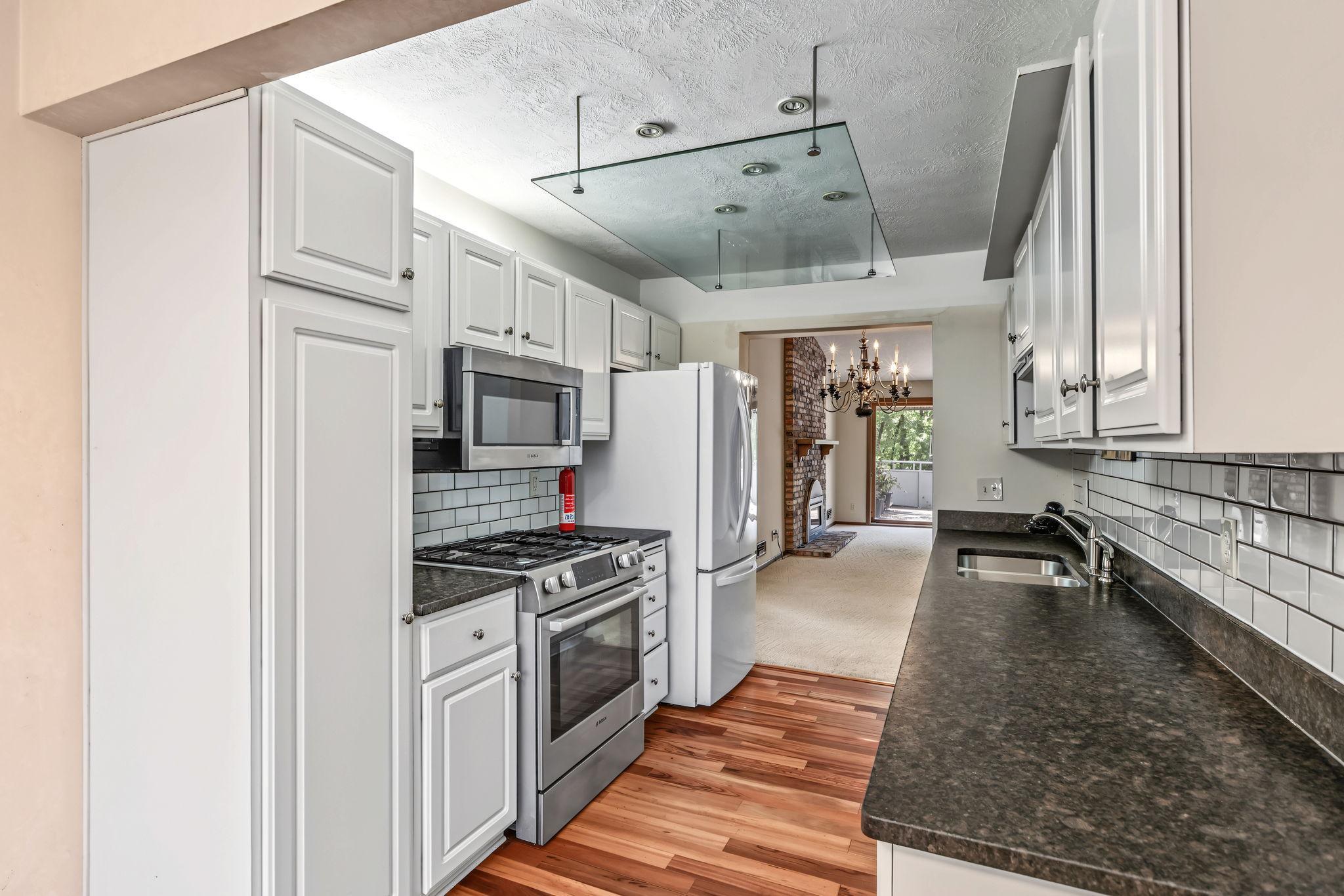 View of Residential at 10275 Scarborough Road, Bloomington MN 55437, Bloomington (10 of 38) - Mike Wilen | Minnesota Team Real Estate
