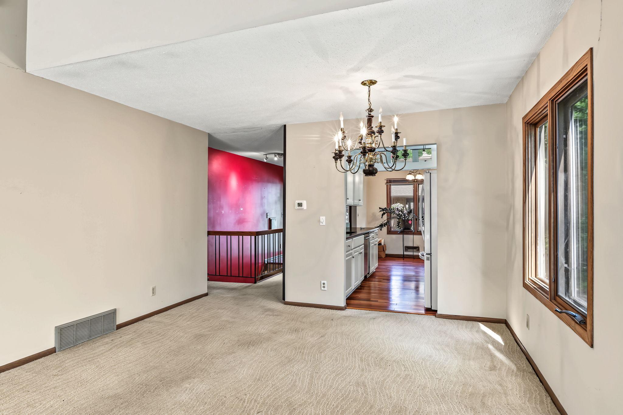 View of Residential at 10275 Scarborough Road, Bloomington MN 55437, Bloomington (8 of 38) - Mike Wilen | Minnesota Team Real Estate