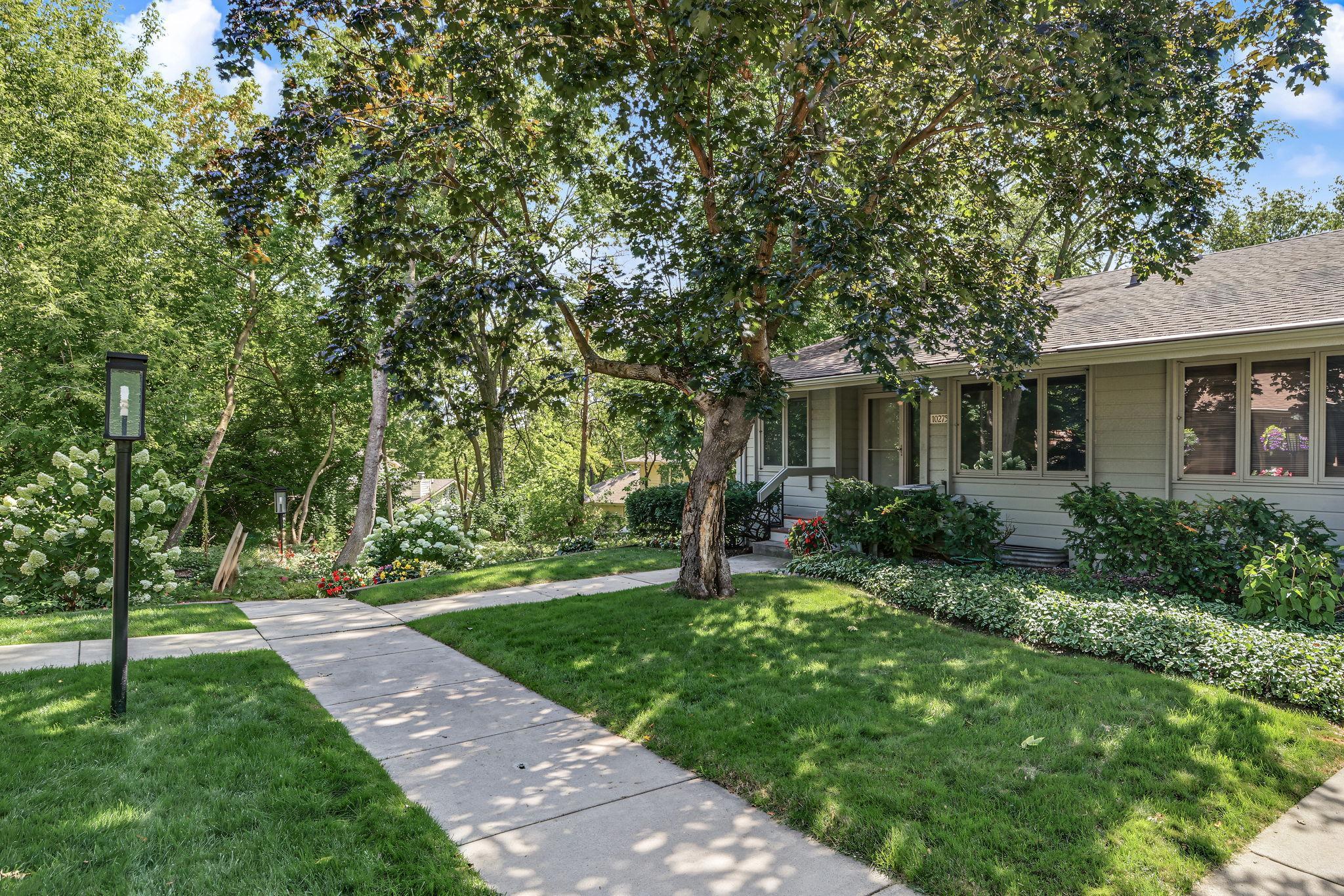 View of Residential at 10275 Scarborough Road, Bloomington MN 55437, Bloomington (2 of 38) - Mike Wilen | Minnesota Team Real Estate
