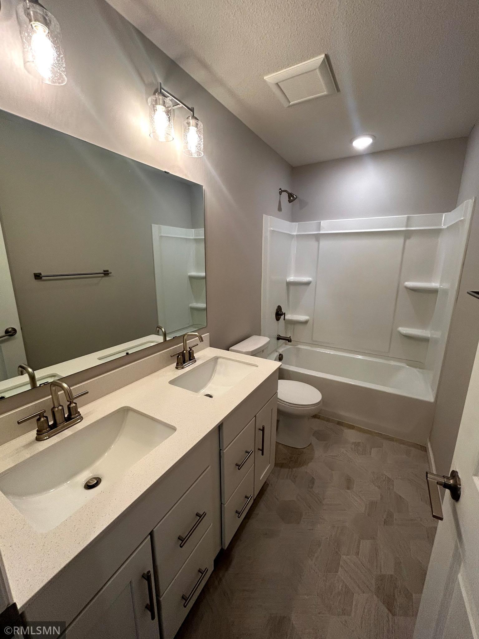 View of Residential at 10267 McGregor Boulevard, Woodbury MN 55129, Woodbury (12 of 31) - Mike Wilen | Minnesota Team Real Estate