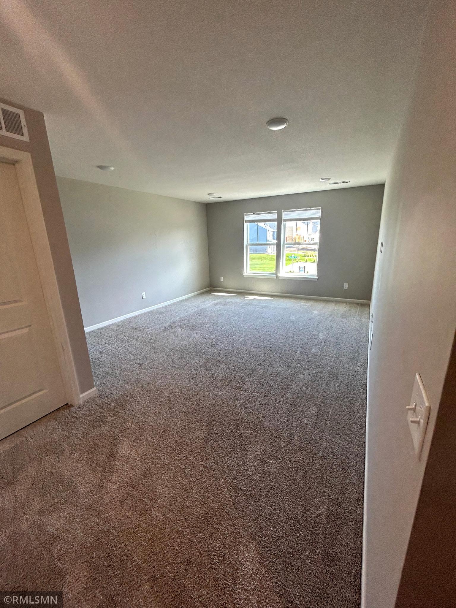 View of Residential at 10267 McGregor Boulevard, Woodbury MN 55129, Woodbury (23 of 31) - Mike Wilen | Minnesota Team Real Estate