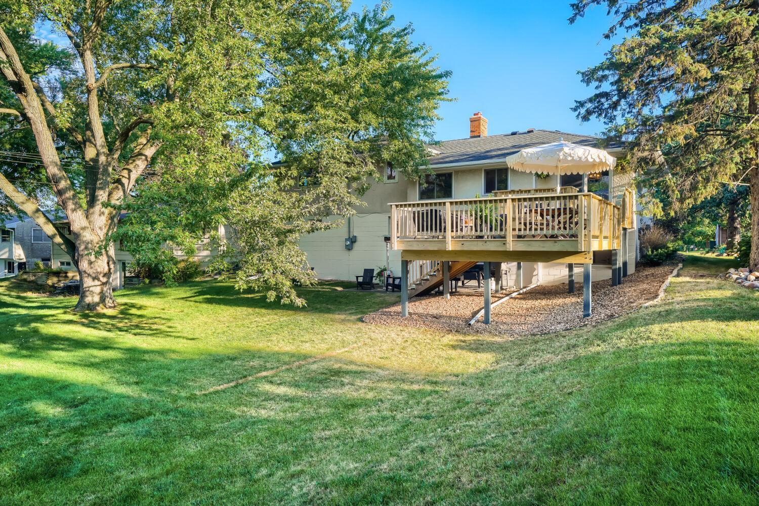 View of Residential at 334 Edith Drive, West Saint Paul MN 55118, West Saint Paul (26 of 28) - Mike Wilen | Minnesota Team Real Estate