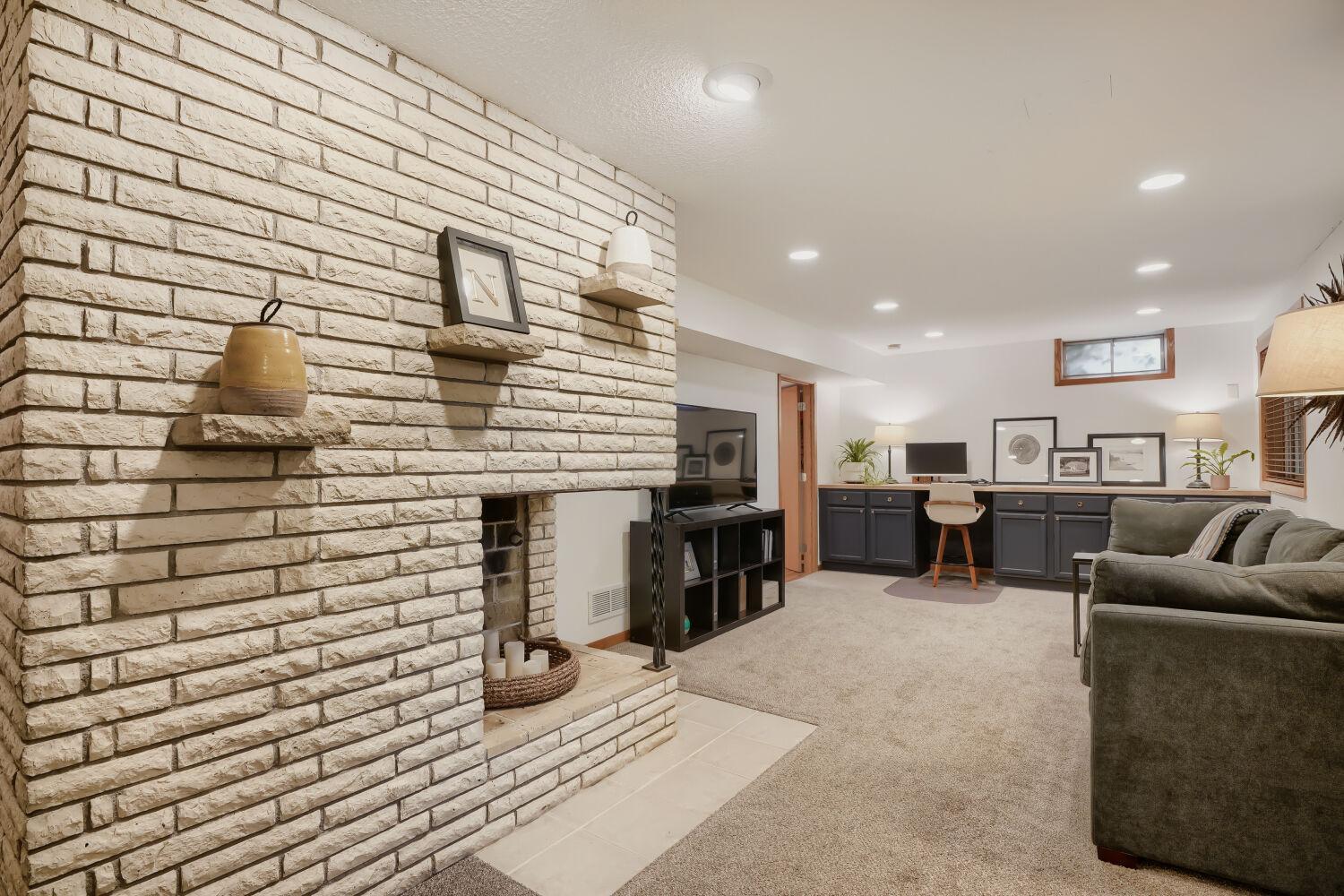 View of Residential at 334 Edith Drive, West Saint Paul MN 55118, West Saint Paul (21 of 28) - Mike Wilen | Minnesota Team Real Estate