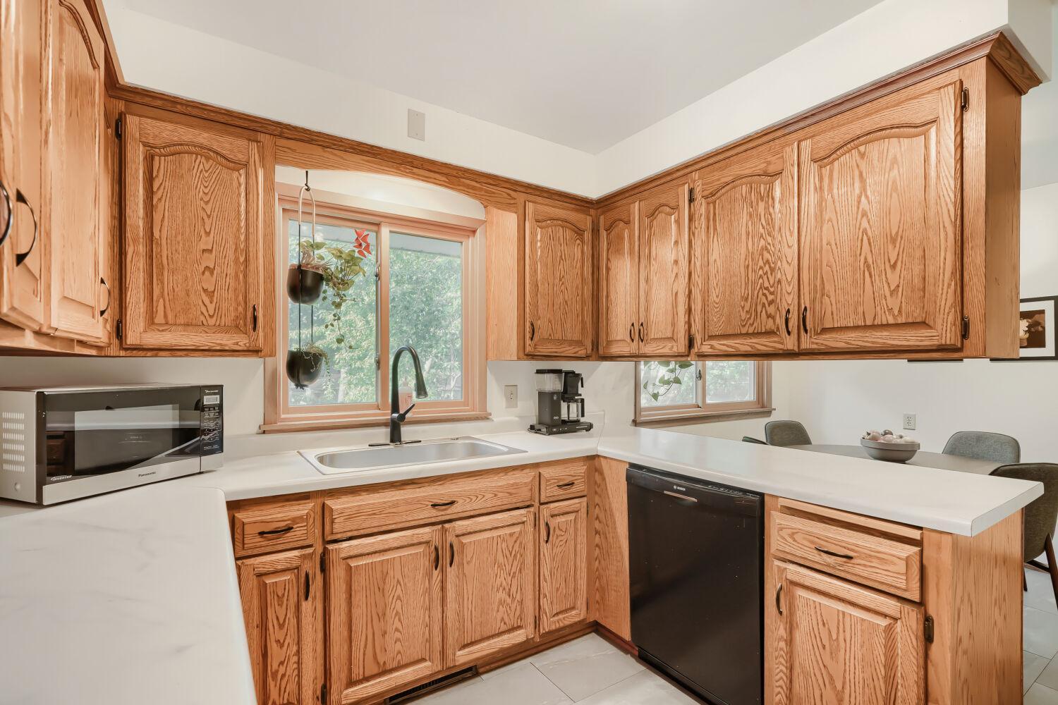 View of Residential at 334 Edith Drive, West Saint Paul MN 55118, West Saint Paul (10 of 28) - Mike Wilen | Minnesota Team Real Estate