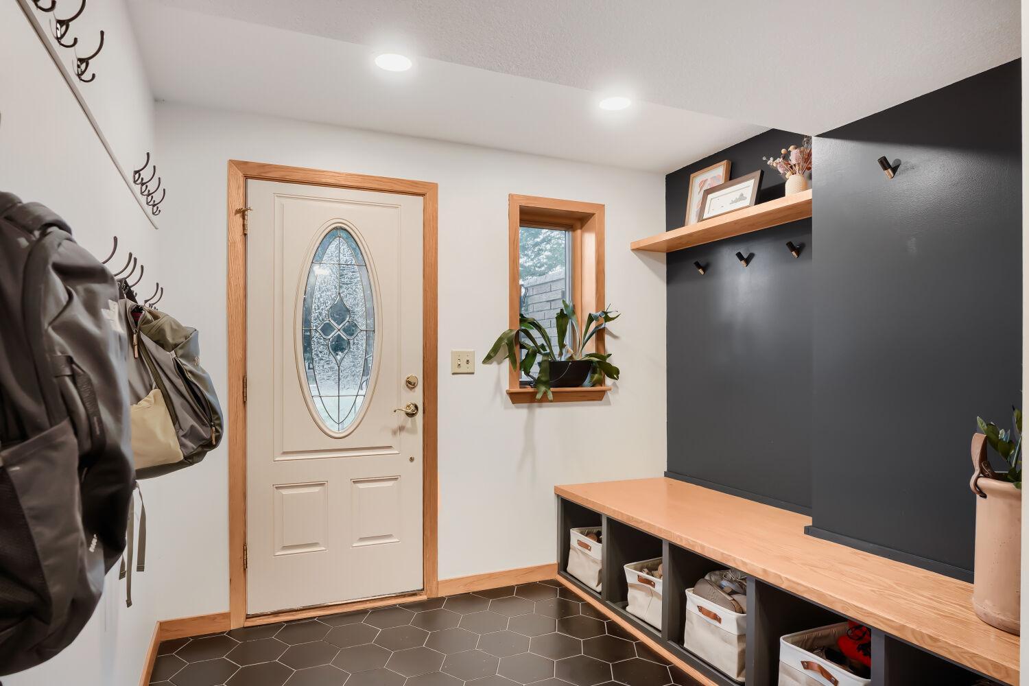 View of Residential at 334 Edith Drive, West Saint Paul MN 55118, West Saint Paul (4 of 28) - Mike Wilen | Minnesota Team Real Estate