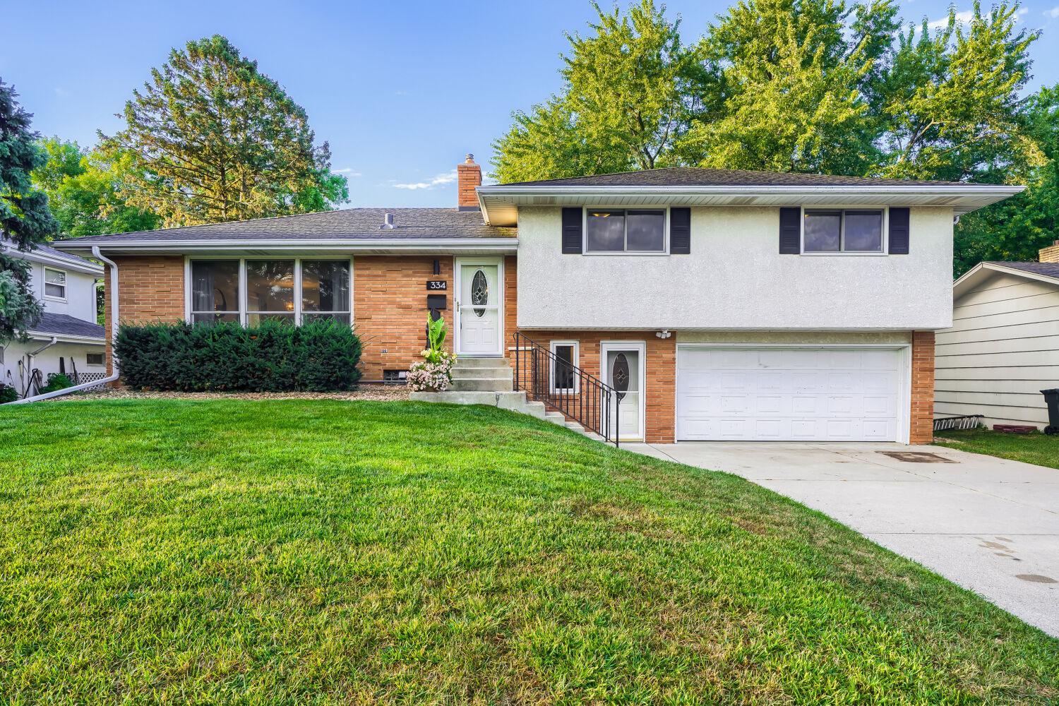 View of Residential at 334 Edith Drive, West Saint Paul MN 55118, West Saint Paul (2 of 28) - Mike Wilen | Minnesota Team Real Estate