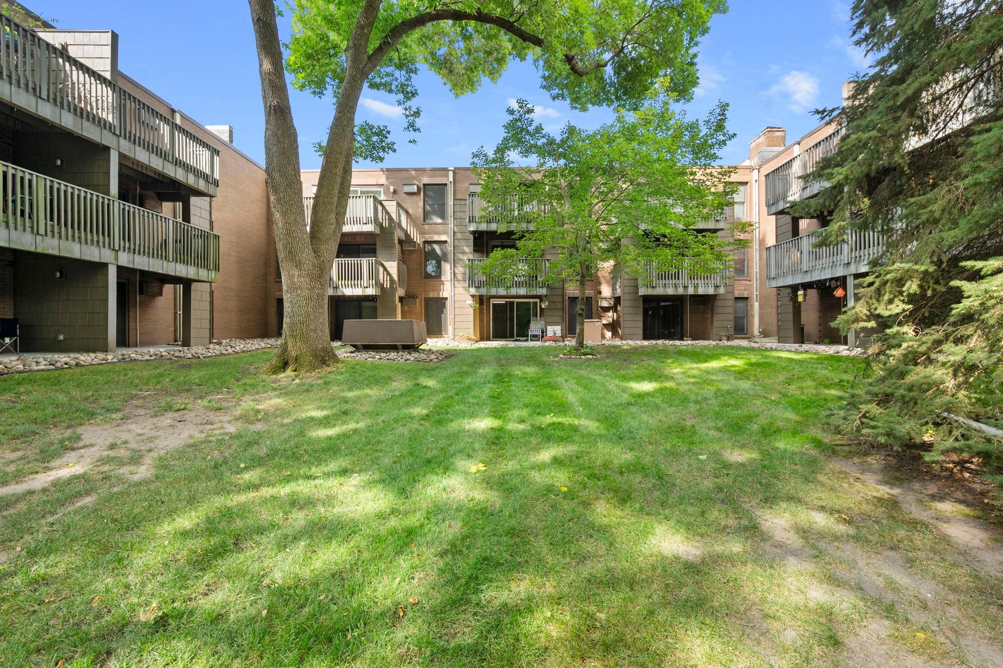 View of Residential at 2800 Hamline Avenue #311, Roseville MN 55113, Roseville (29 of 35) - Mike Wilen | Minnesota Team Real Estate
