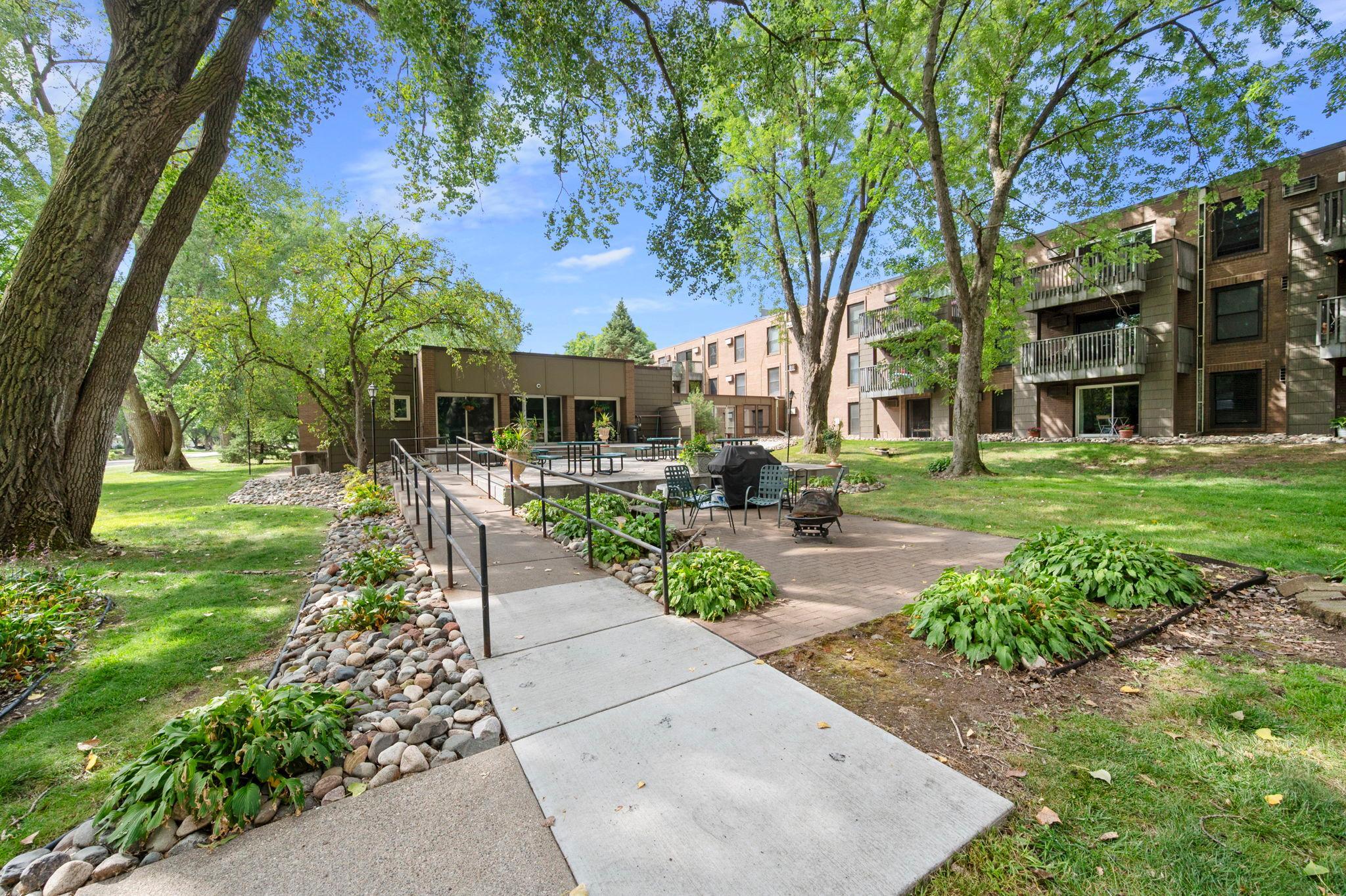 View of Residential at 2800 Hamline Avenue #311, Roseville MN 55113, Roseville (32 of 35) - Mike Wilen | Minnesota Team Real Estate