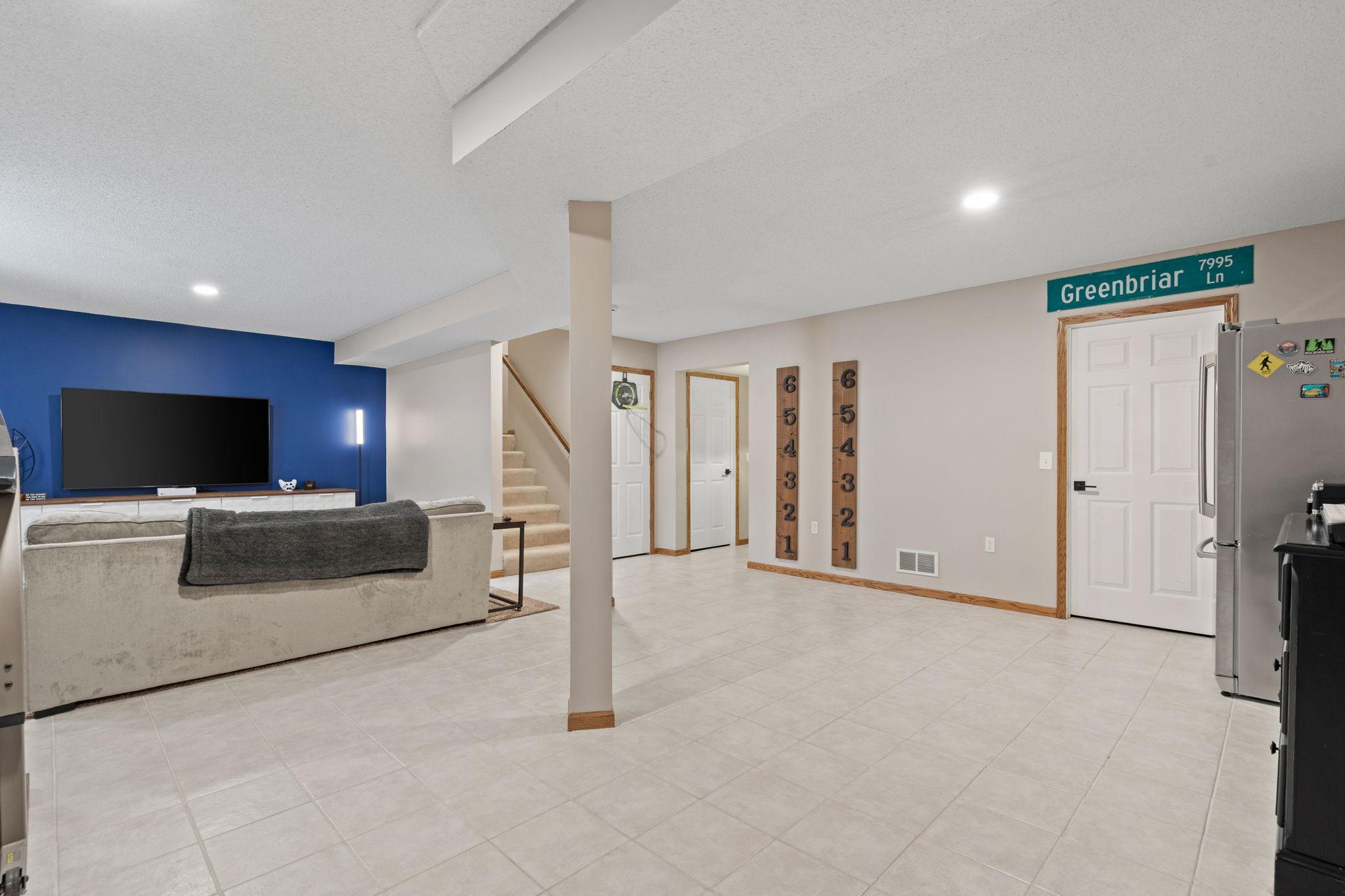 View of Residential at 8018 Greenbriar Lane, Woodbury MN 55125, Woodbury (44 of 58) - Mike Wilen | Minnesota Team Real Estate