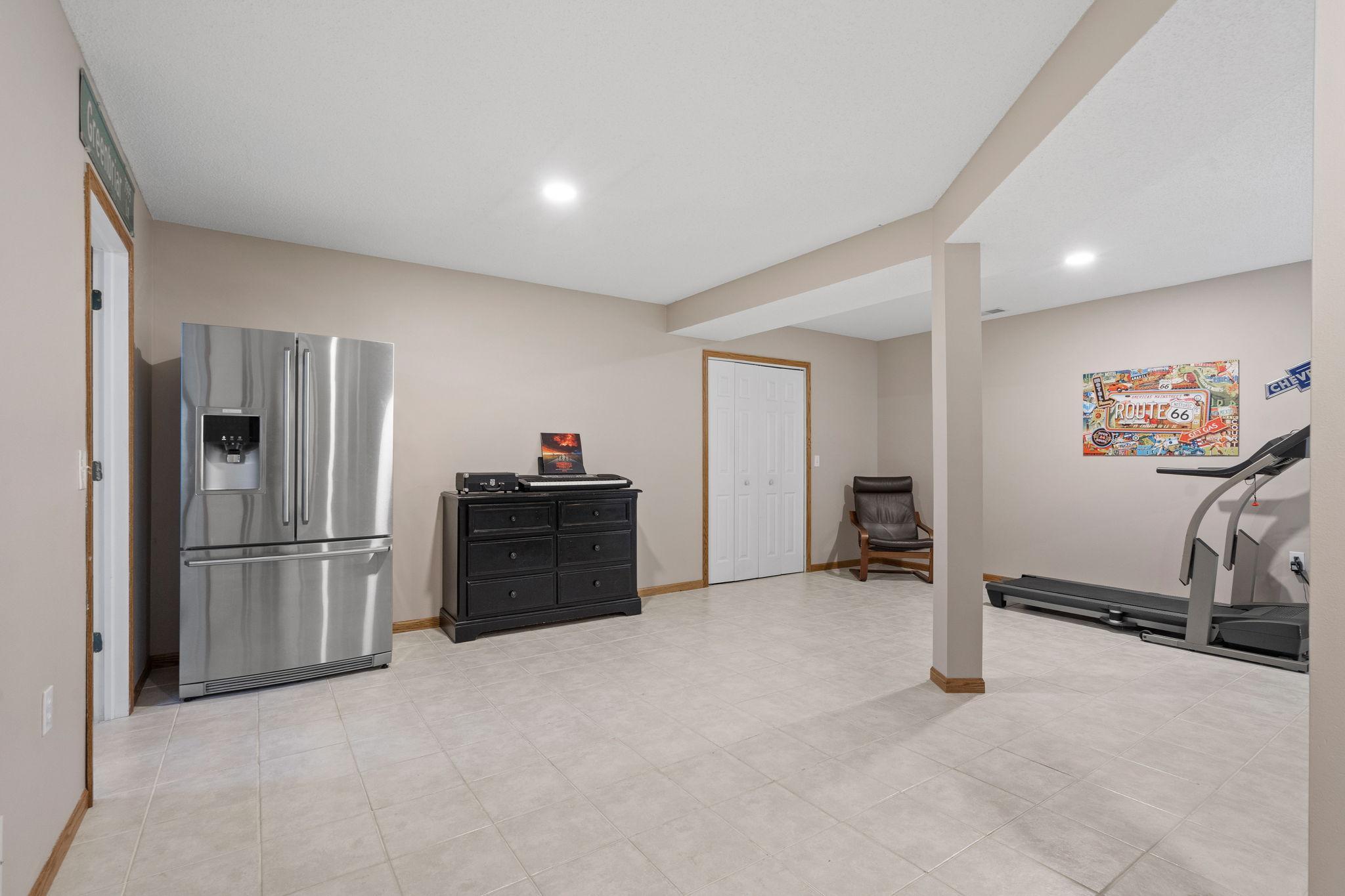 View of Residential at 8018 Greenbriar Lane, Woodbury MN 55125, Woodbury (45 of 58) - Mike Wilen | Minnesota Team Real Estate