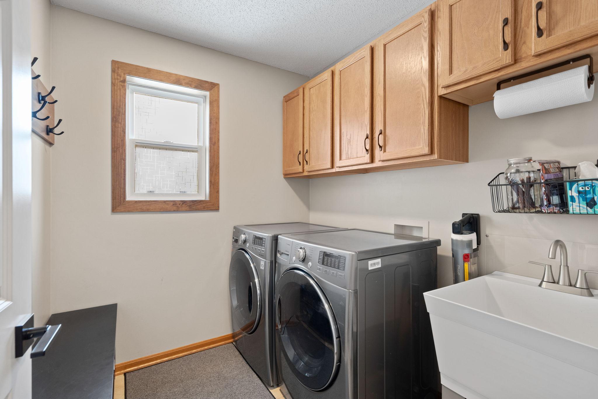 View of Residential at 8018 Greenbriar Lane, Woodbury MN 55125, Woodbury (23 of 58) - Mike Wilen | Minnesota Team Real Estate