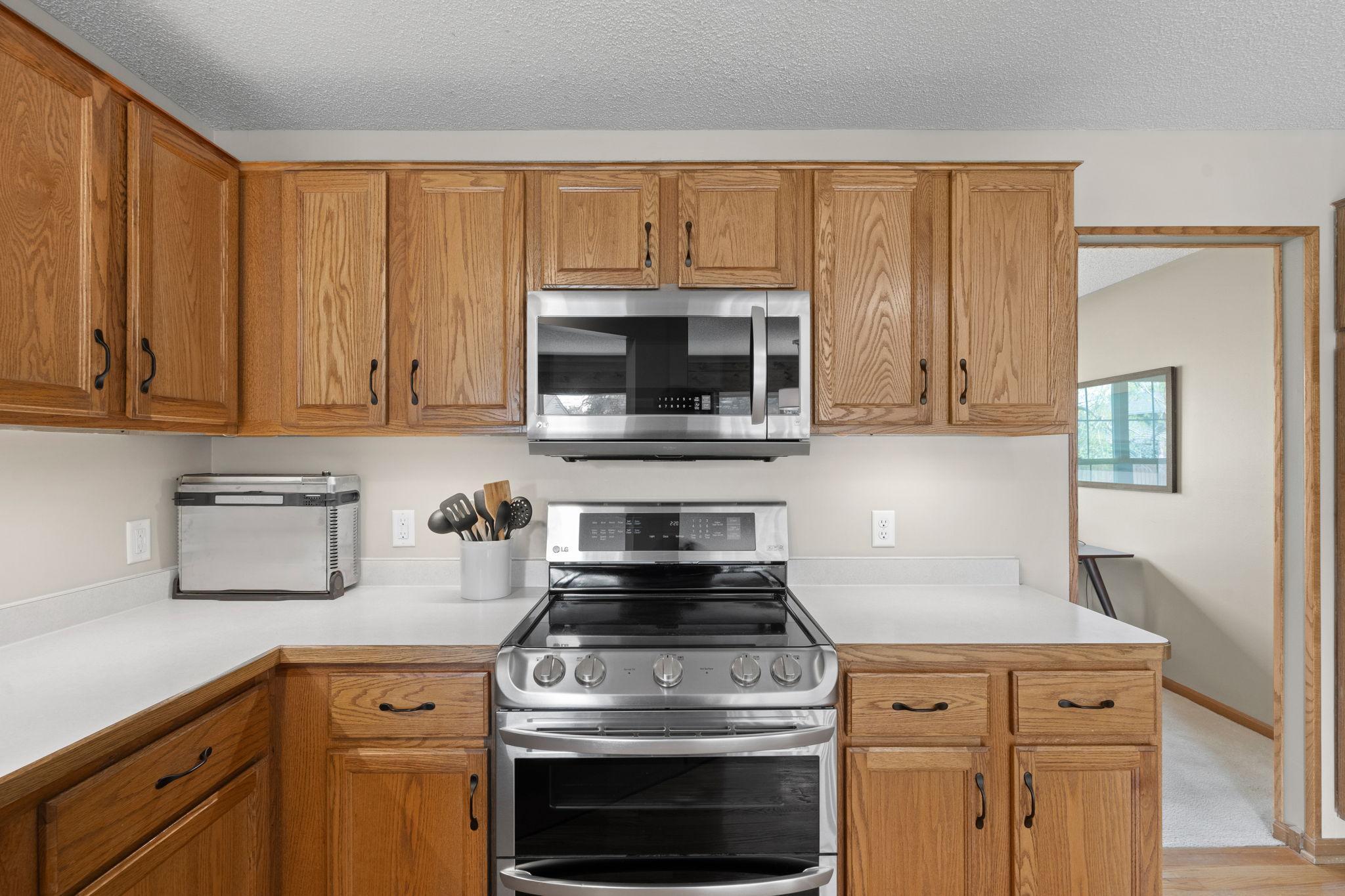 View of Residential at 8018 Greenbriar Lane, Woodbury MN 55125, Woodbury (21 of 58) - Mike Wilen | Minnesota Team Real Estate