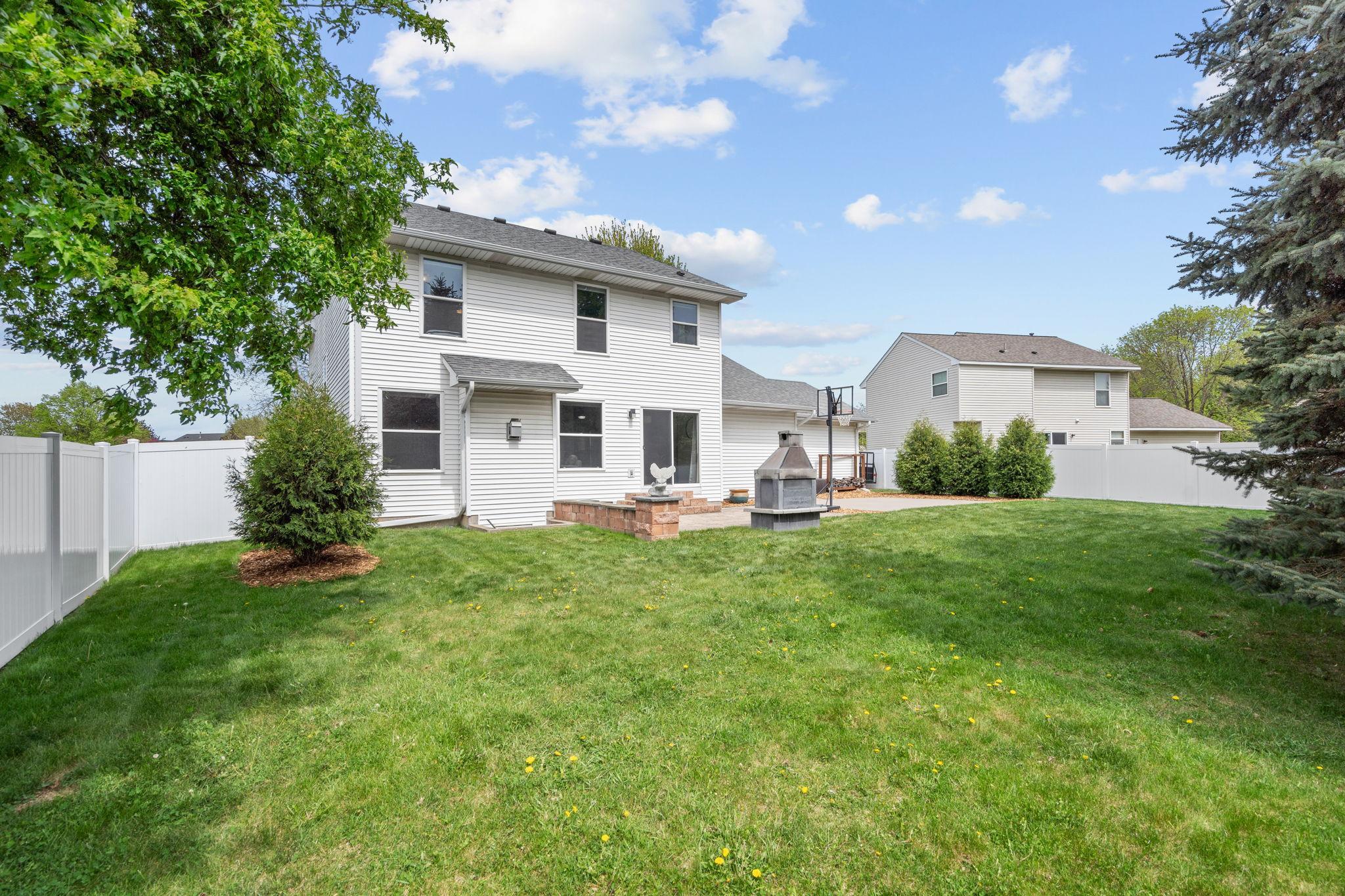 View of Residential at 8018 Greenbriar Lane, Woodbury MN 55125, Woodbury (50 of 58) - Mike Wilen | Minnesota Team Real Estate