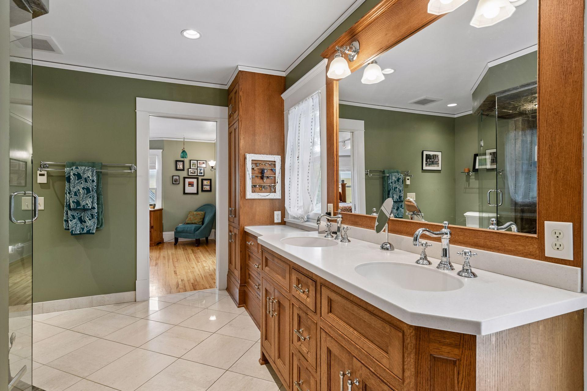 View of Residential at 2024 Emerson Avenue, Minneapolis MN 55405, Minneapolis (35 of 63) - Mike Wilen | Minnesota Team Real Estate