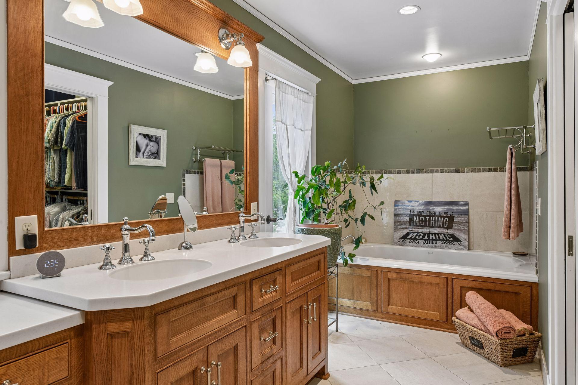 View of Residential at 2024 Emerson Avenue, Minneapolis MN 55405, Minneapolis (34 of 63) - Mike Wilen | Minnesota Team Real Estate