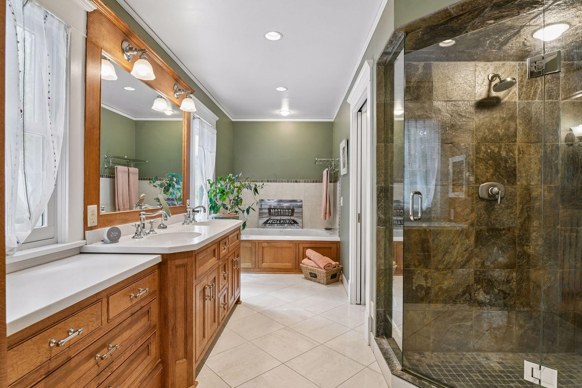 View of Residential at 2024 Emerson Avenue, Minneapolis MN 55405, Minneapolis (33 of 63) - Mike Wilen | Minnesota Team Real Estate