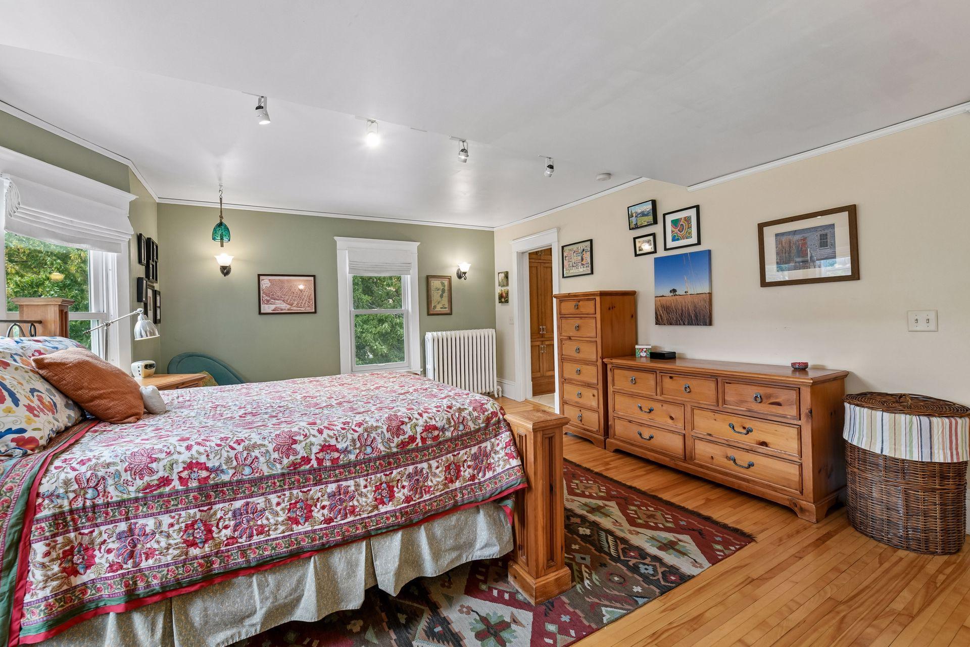 View of Residential at 2024 Emerson Avenue, Minneapolis MN 55405, Minneapolis (31 of 63) - Mike Wilen | Minnesota Team Real Estate