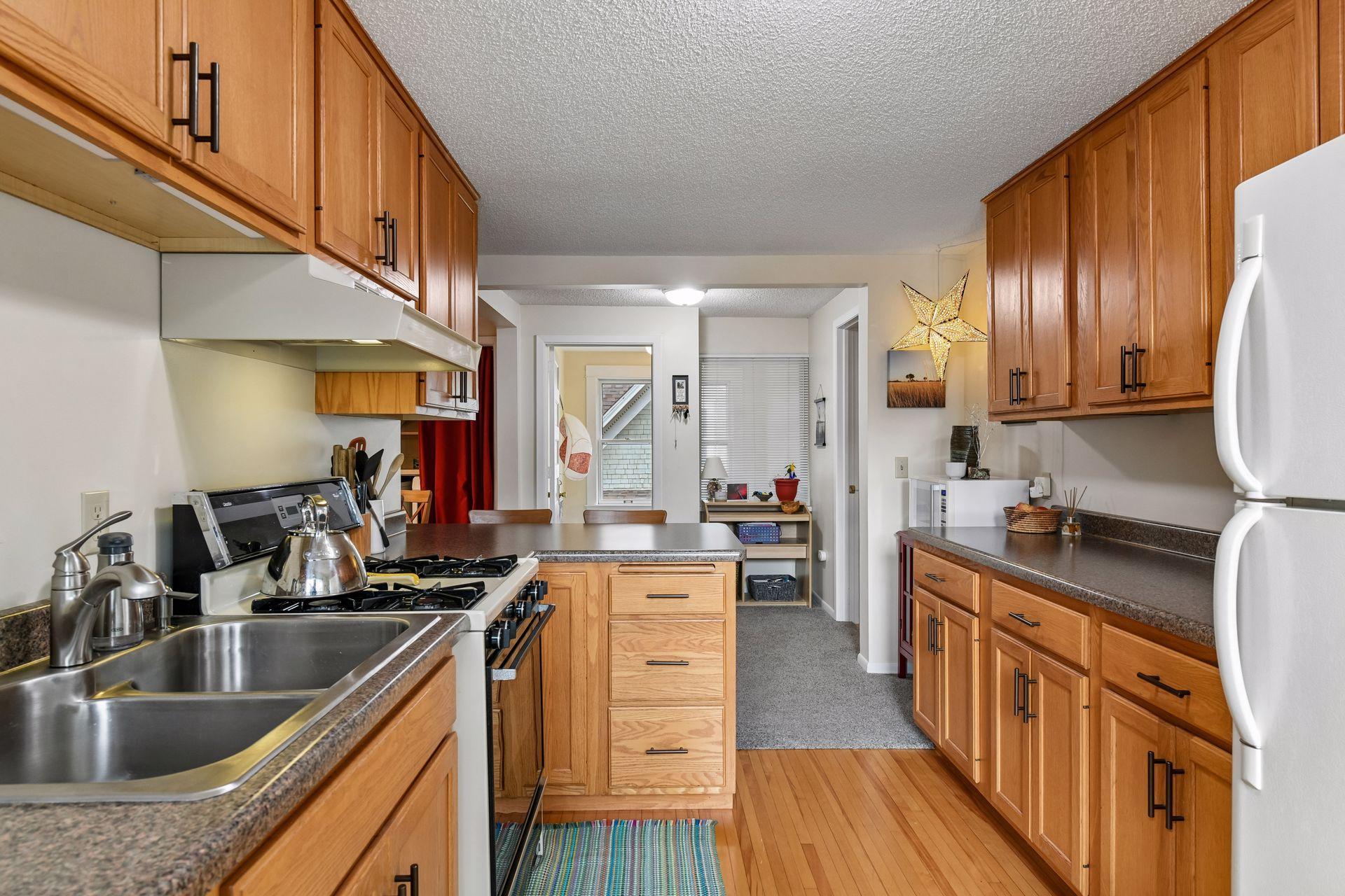 View of Residential at 2024 Emerson Avenue, Minneapolis MN 55405, Minneapolis (48 of 63) - Mike Wilen | Minnesota Team Real Estate