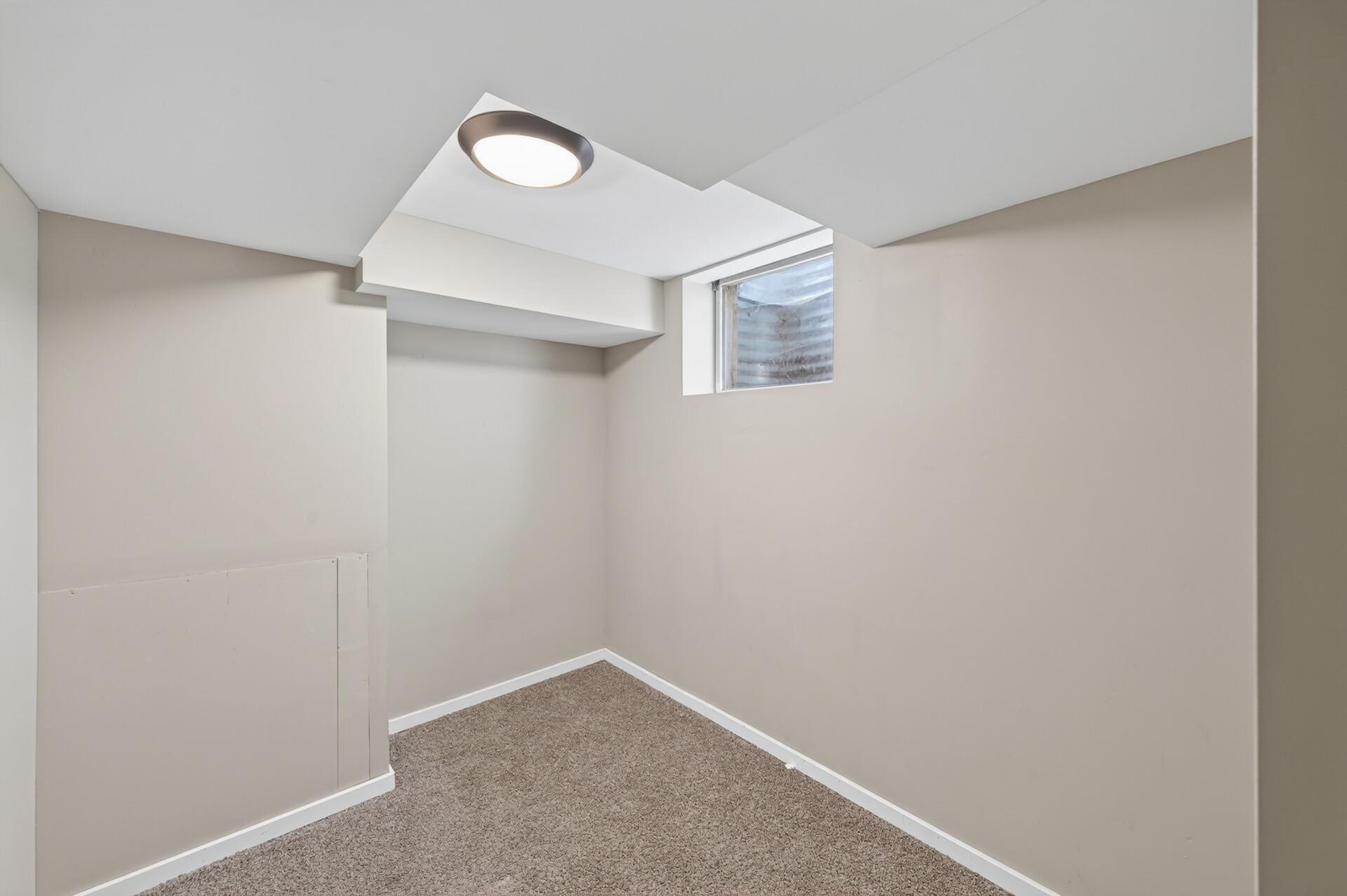 View of Residential Income at 807 Case Avenue, Saint Paul MN 55106, Saint Paul (16 of 30) - Mike Wilen | Minnesota Team Real Estate