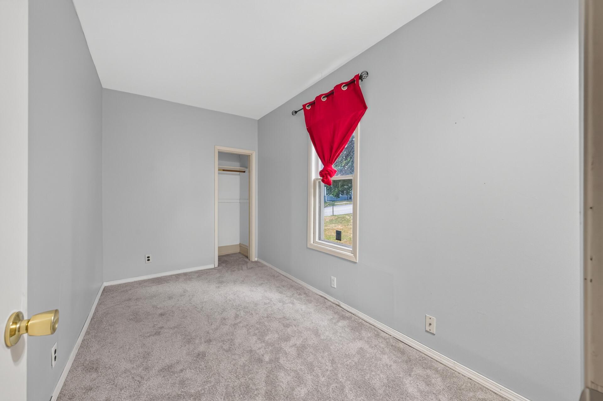 View of Residential Income at 807 Case Avenue, Saint Paul MN 55106, Saint Paul (12 of 30) - Mike Wilen | Minnesota Team Real Estate
