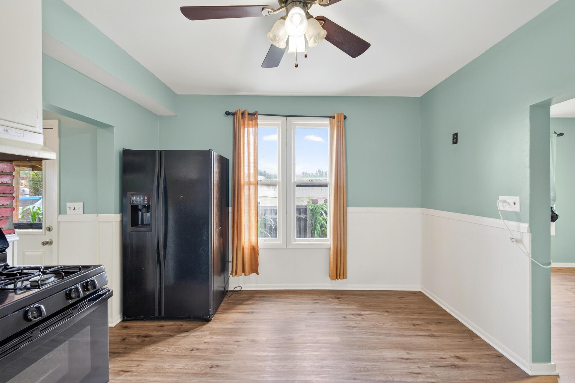 View of Residential Income at 807 Case Avenue, Saint Paul MN 55106, Saint Paul (11 of 30) - Mike Wilen | Minnesota Team Real Estate