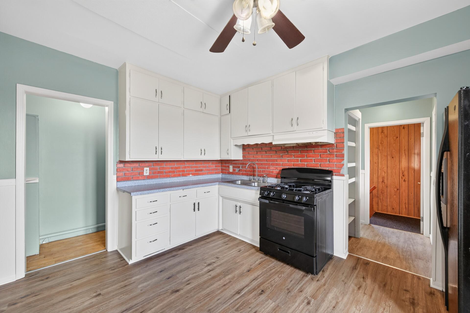 View of Residential Income at 807 Case Avenue, Saint Paul MN 55106, Saint Paul (10 of 30) - Mike Wilen | Minnesota Team Real Estate