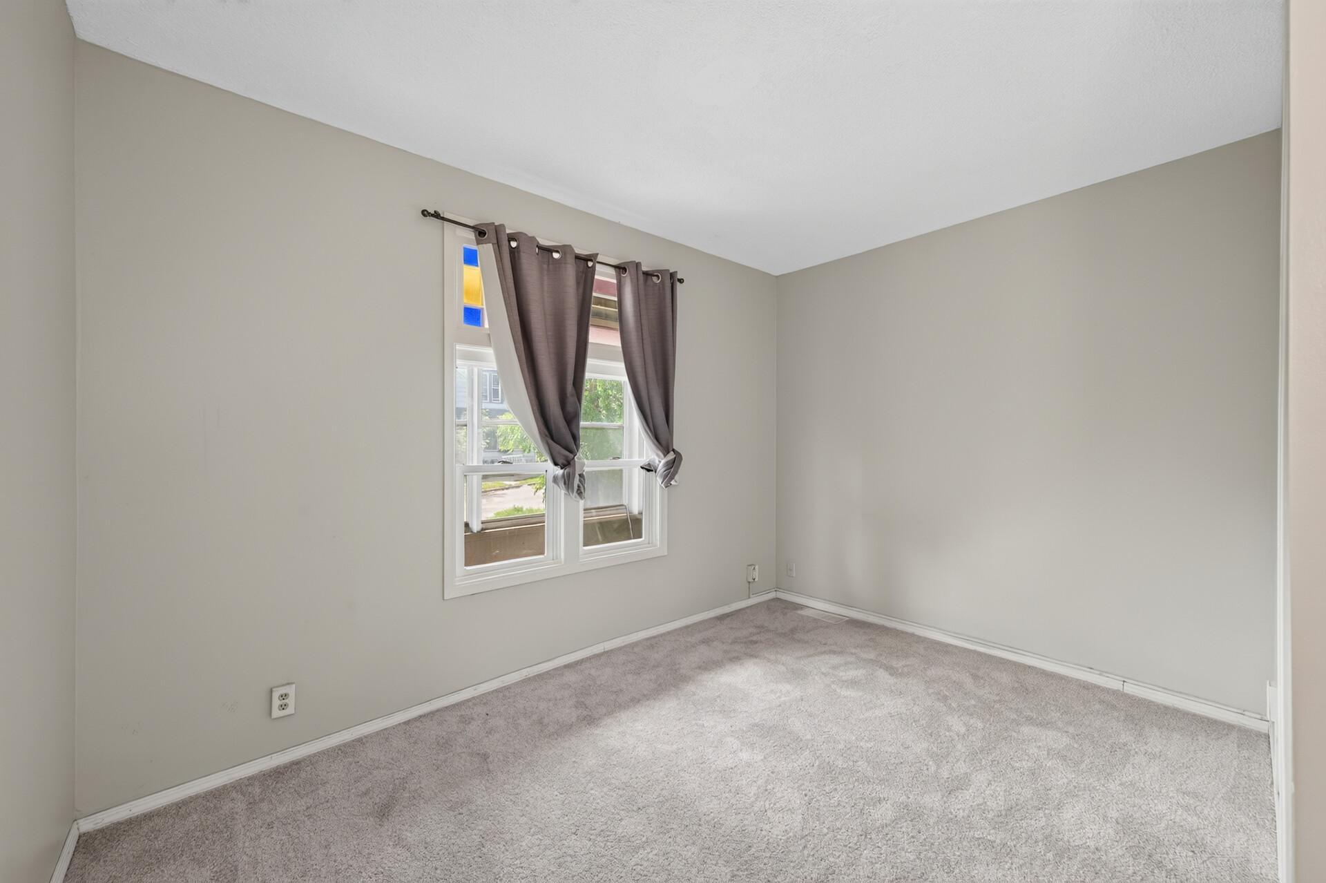 View of Residential Income at 807 Case Avenue, Saint Paul MN 55106, Saint Paul (8 of 30) - Mike Wilen | Minnesota Team Real Estate