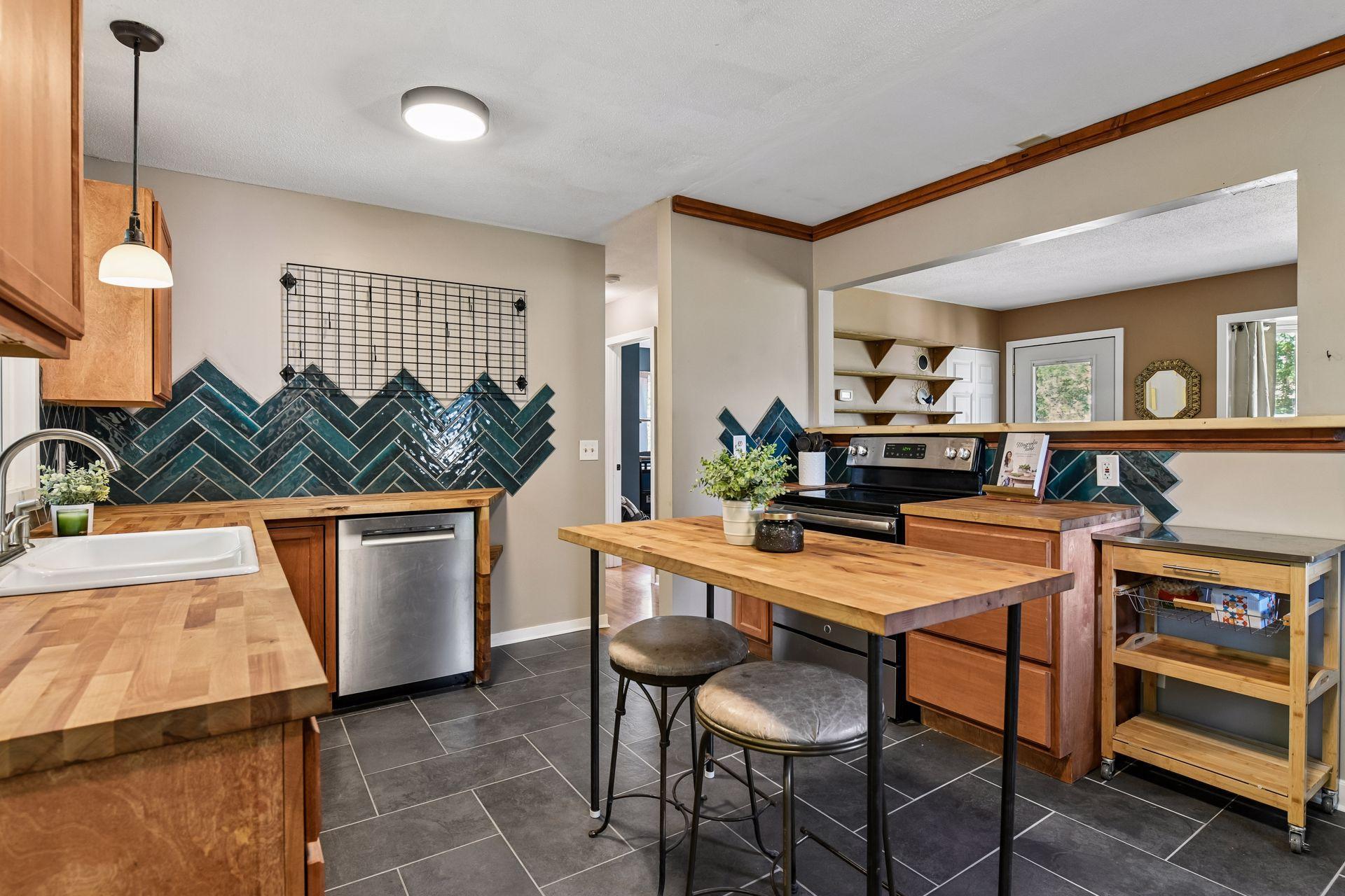 View of Residential at 5001 Rosedale Road, Mound MN 55364, Mound (6 of 22) - Mike Wilen | Minnesota Team Real Estate