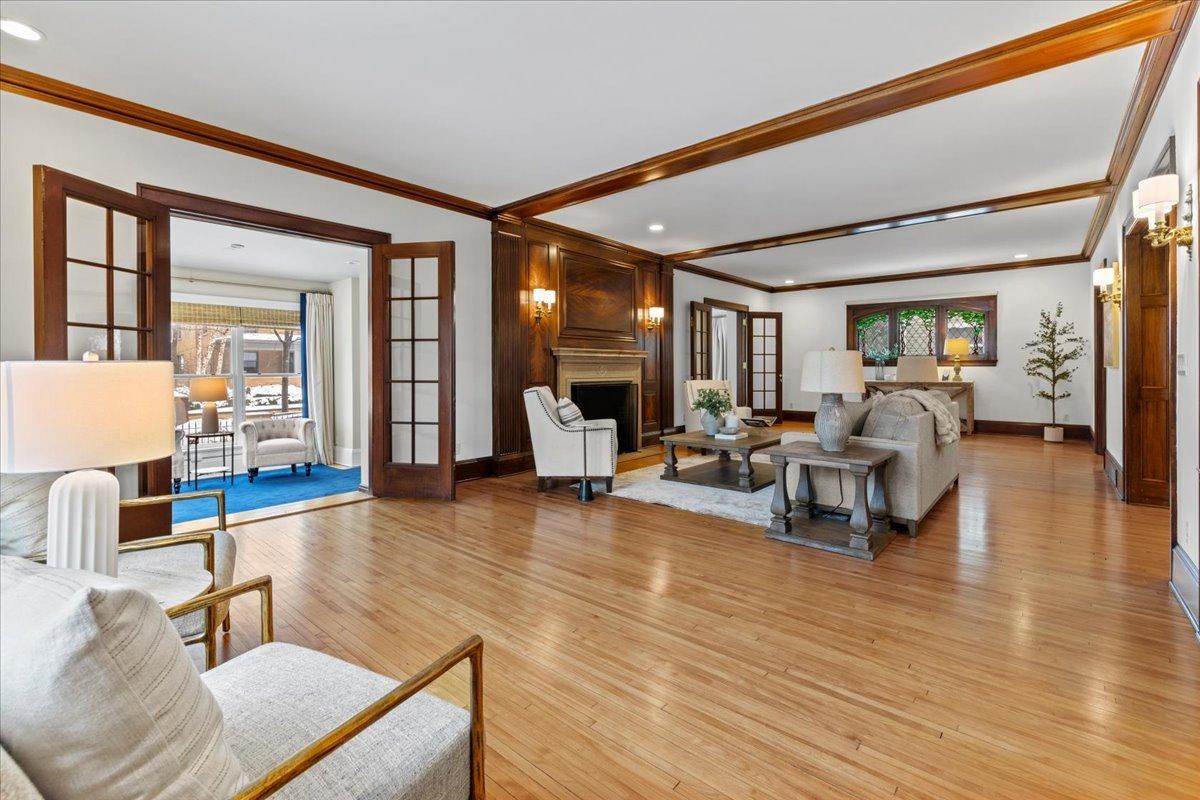 View of Residential at 1724 Summit Avenue, Minneapolis MN 55403, Minneapolis (5 of 57) - Mike Wilen | Minnesota Team Real Estate