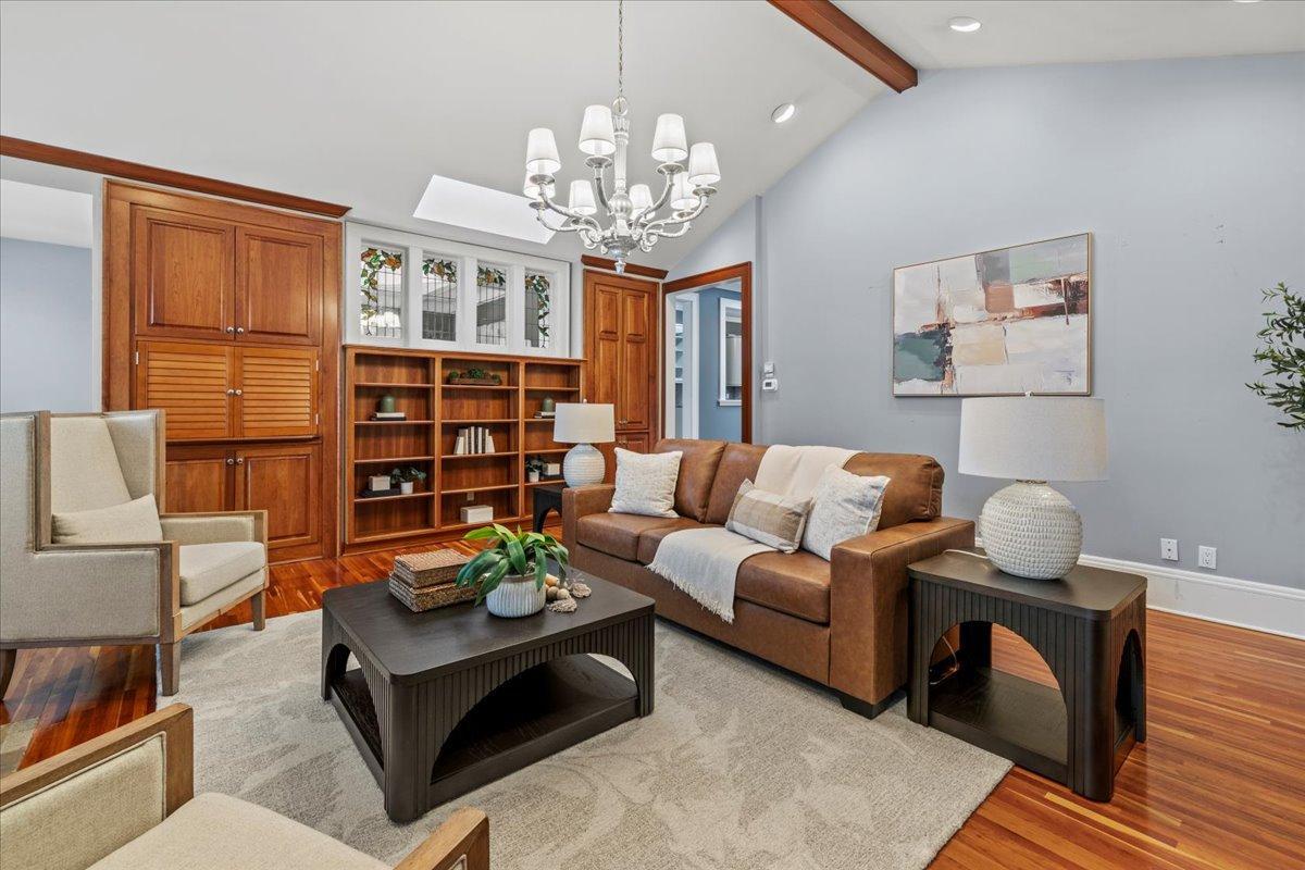 View of Residential at 1724 Summit Avenue, Minneapolis MN 55403, Minneapolis (21 of 57) - Mike Wilen | Minnesota Team Real Estate