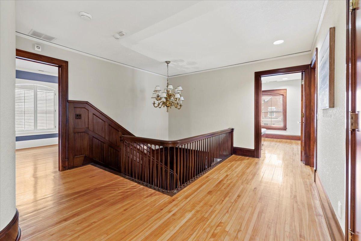 View of Residential at 1724 Summit Avenue, Minneapolis MN 55403, Minneapolis (24 of 57) - Mike Wilen | Minnesota Team Real Estate
