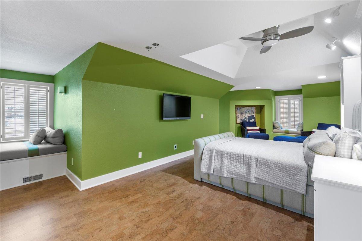 View of Residential at 1724 Summit Avenue, Minneapolis MN 55403, Minneapolis (36 of 57) - Mike Wilen | Minnesota Team Real Estate