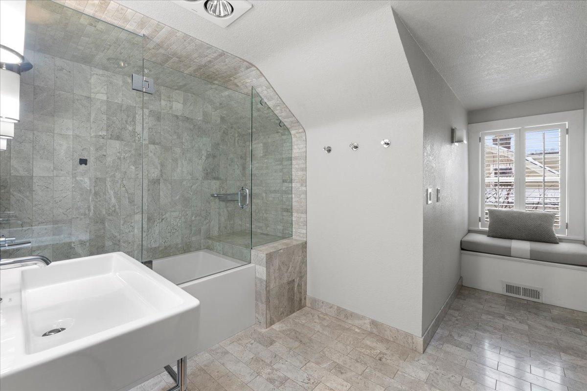 View of Residential at 1724 Summit Avenue, Minneapolis MN 55403, Minneapolis (37 of 57) - Mike Wilen | Minnesota Team Real Estate