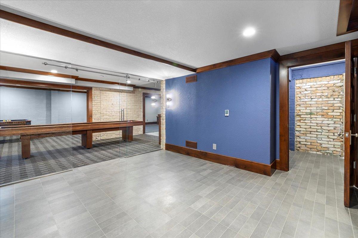 View of Residential at 1724 Summit Avenue, Minneapolis MN 55403, Minneapolis (47 of 57) - Mike Wilen | Minnesota Team Real Estate
