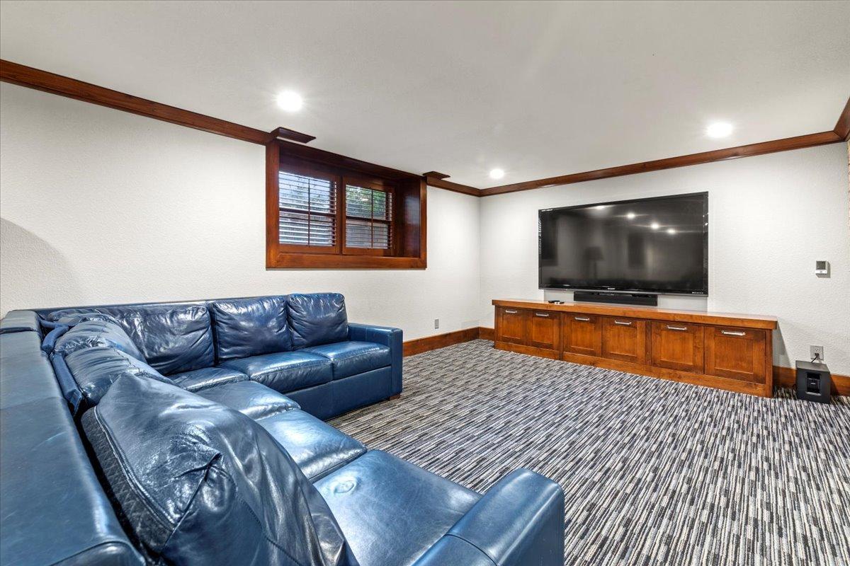 View of Residential at 1724 Summit Avenue, Minneapolis MN 55403, Minneapolis (49 of 57) - Mike Wilen | Minnesota Team Real Estate