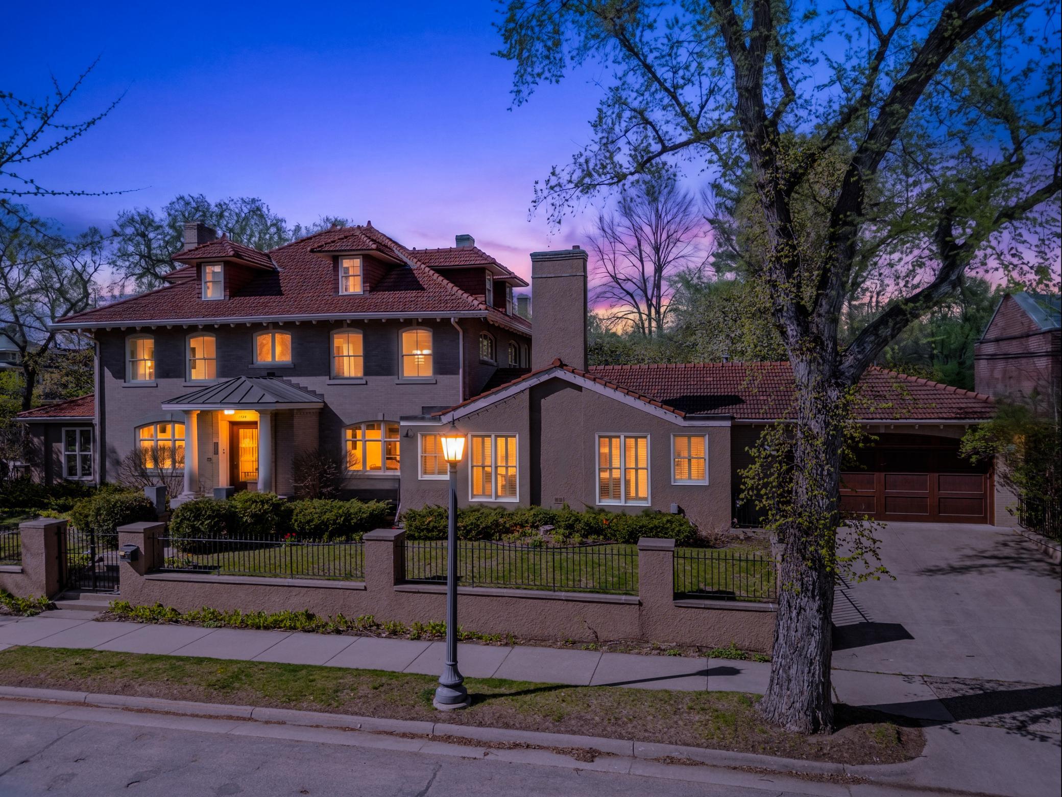 View of Residential at 1724 Summit Avenue, Minneapolis MN 55403, Minneapolis (57 of 57) - Mike Wilen | Minnesota Team Real Estate