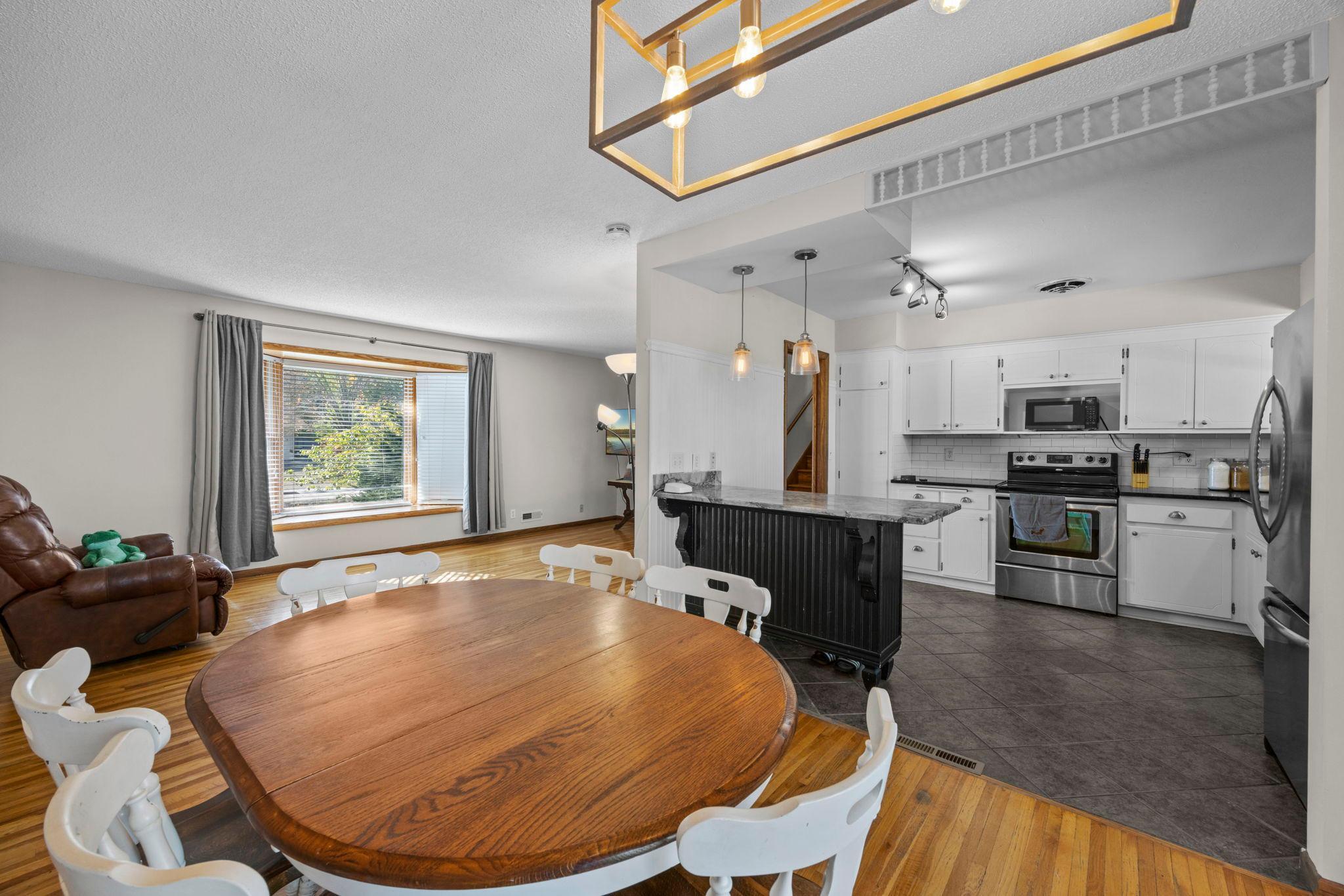 View of Residential at 829 Mcintosh Drive, Apple Valley MN 55124, Apple Valley (7 of 32) - Mike Wilen | Minnesota Team Real Estate