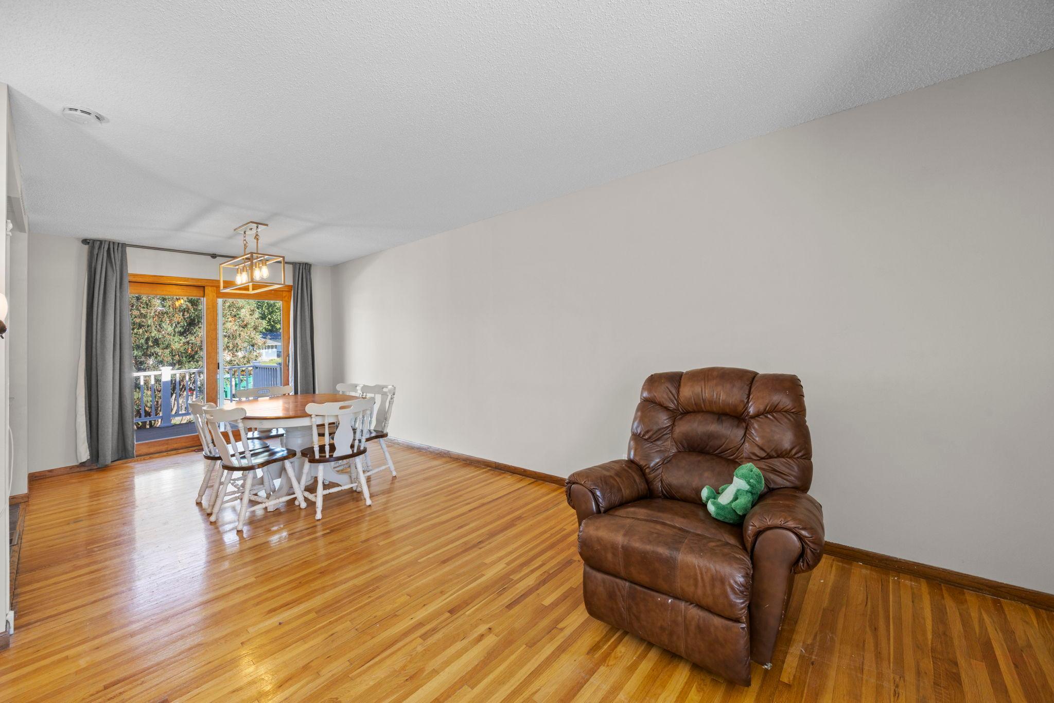 View of Residential at 829 Mcintosh Drive, Apple Valley MN 55124, Apple Valley (6 of 32) - Mike Wilen | Minnesota Team Real Estate