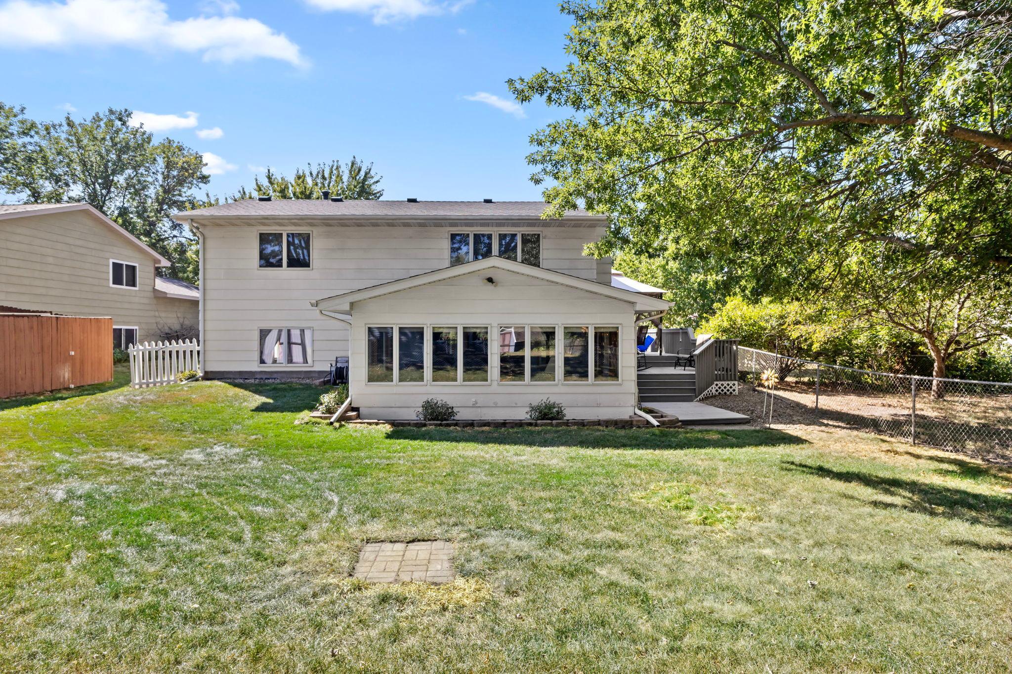View of Residential at 2679 Guthrie Avenue, Oakdale MN 55128, Oakdale (49 of 66) - Mike Wilen | Minnesota Team Real Estate