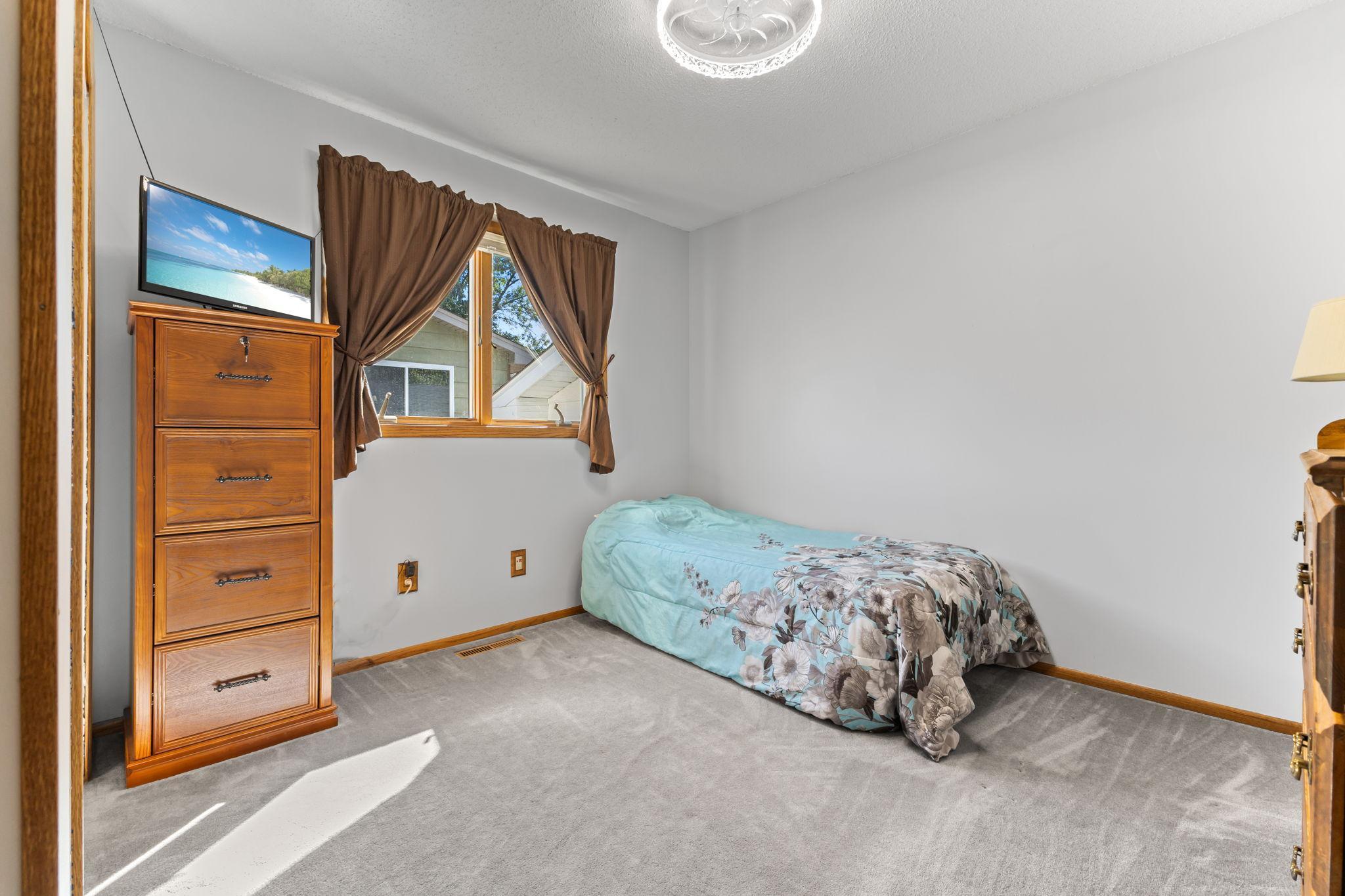 View of Residential at 2679 Guthrie Avenue, Oakdale MN 55128, Oakdale (43 of 66) - Mike Wilen | Minnesota Team Real Estate