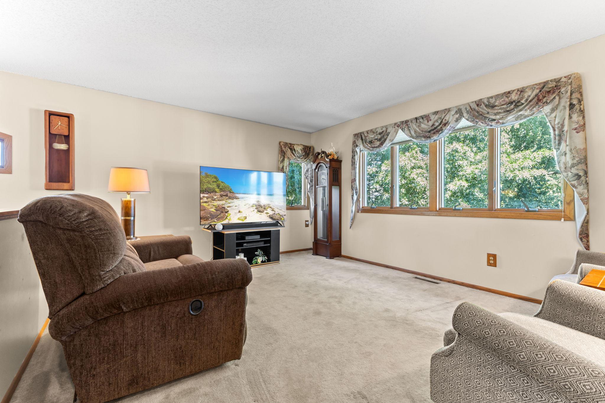 View of Residential at 2679 Guthrie Avenue, Oakdale MN 55128, Oakdale (24 of 66) - Mike Wilen | Minnesota Team Real Estate