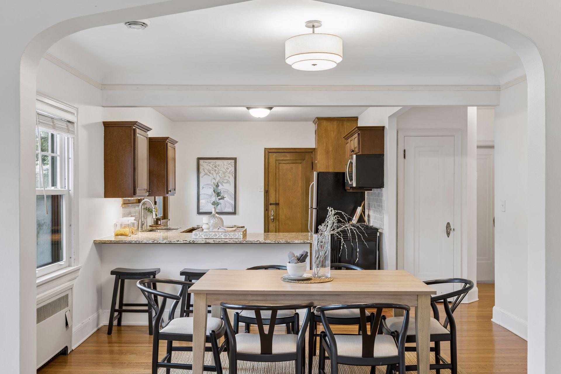 View of Residential Income at 215 Minnehaha Parkway, Minneapolis MN 55419, Minneapolis (10 of 52) - Mike Wilen | Minnesota Team Real Estate