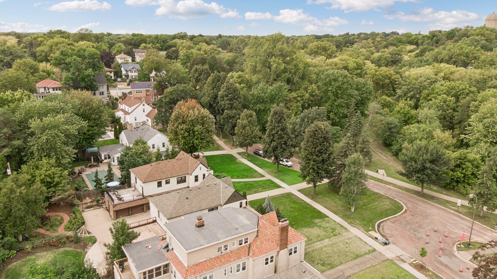 View of Residential Income at 215 Minnehaha Parkway, Minneapolis MN 55419, Minneapolis (42 of 52) - Mike Wilen | Minnesota Team Real Estate