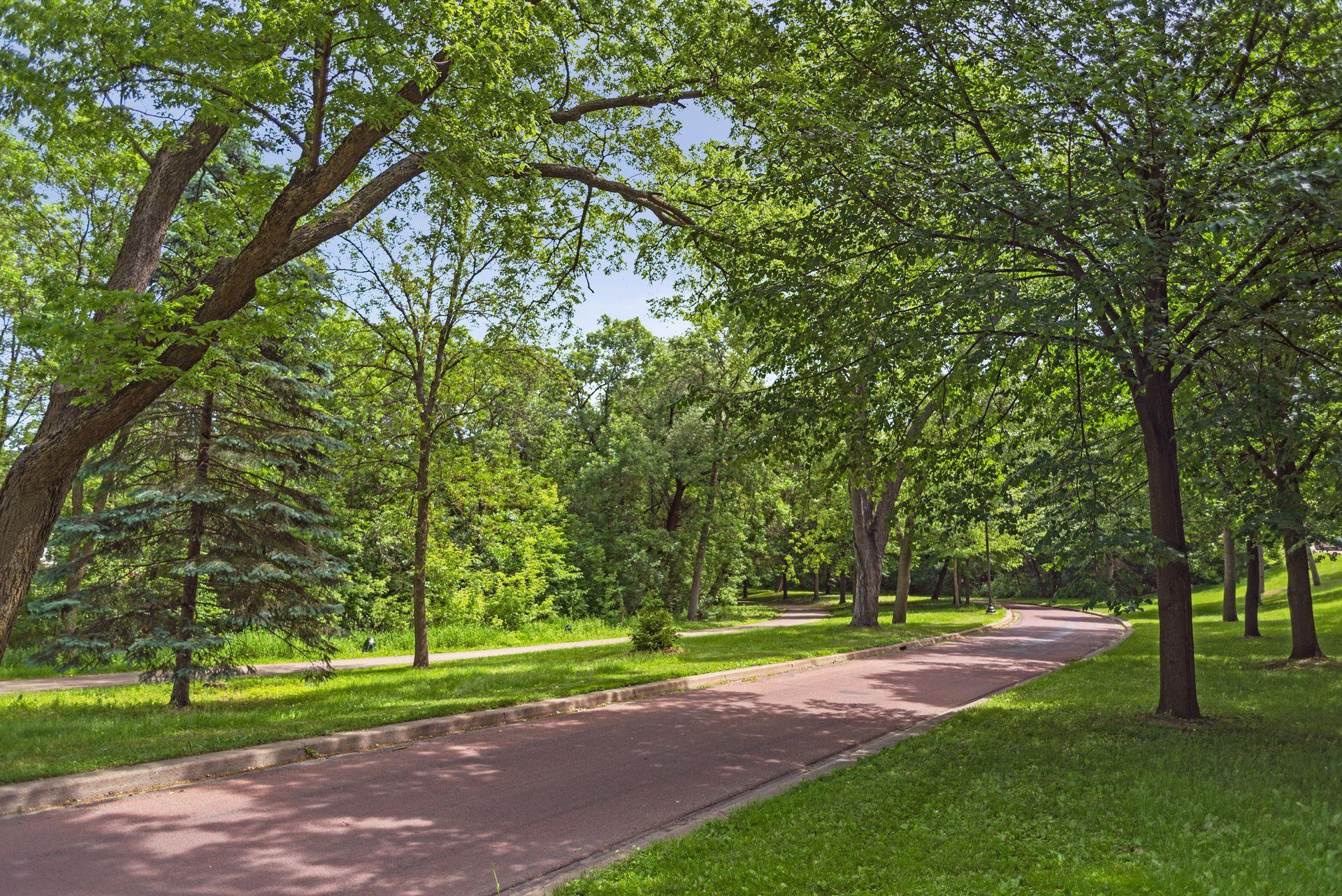 View of Residential Income at 215 Minnehaha Parkway, Minneapolis MN 55419, Minneapolis (48 of 52) - Mike Wilen | Minnesota Team Real Estate