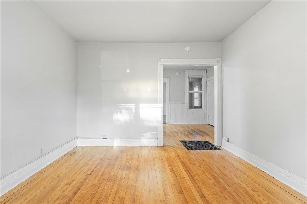 View of Residential Income at 375 Erie Street, Saint Paul MN 55102, Saint Paul (31 of 40) - Mike Wilen | Minnesota Team Real Estate