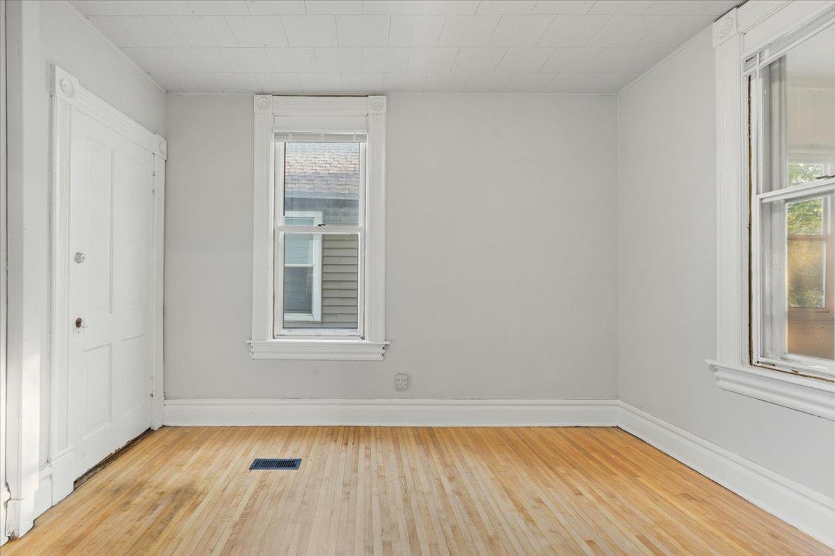 View of Residential Income at 375 Erie Street, Saint Paul MN 55102, Saint Paul (30 of 40) - Mike Wilen | Minnesota Team Real Estate
